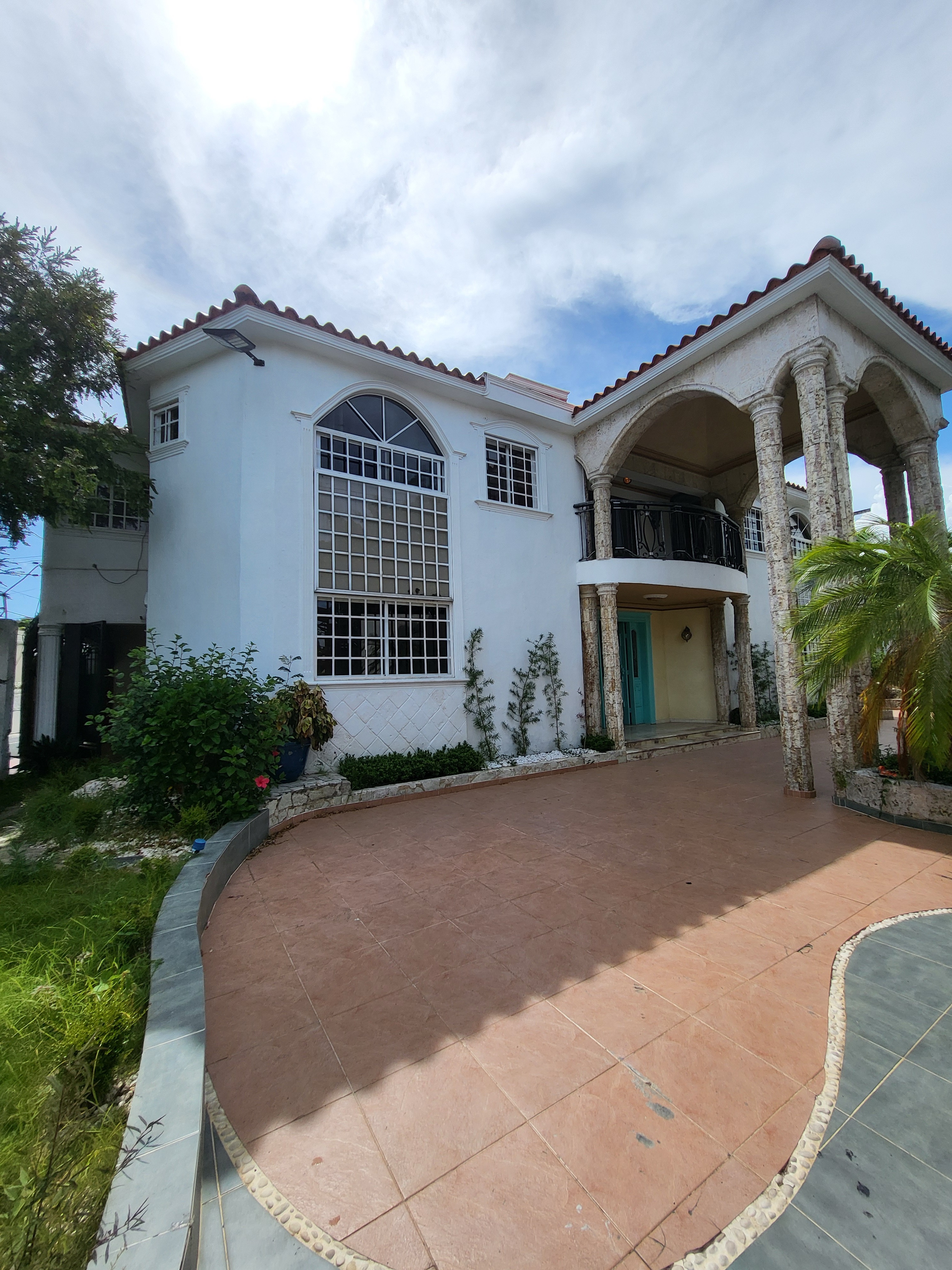 casas - Hermosa casa en los tres ojos  3