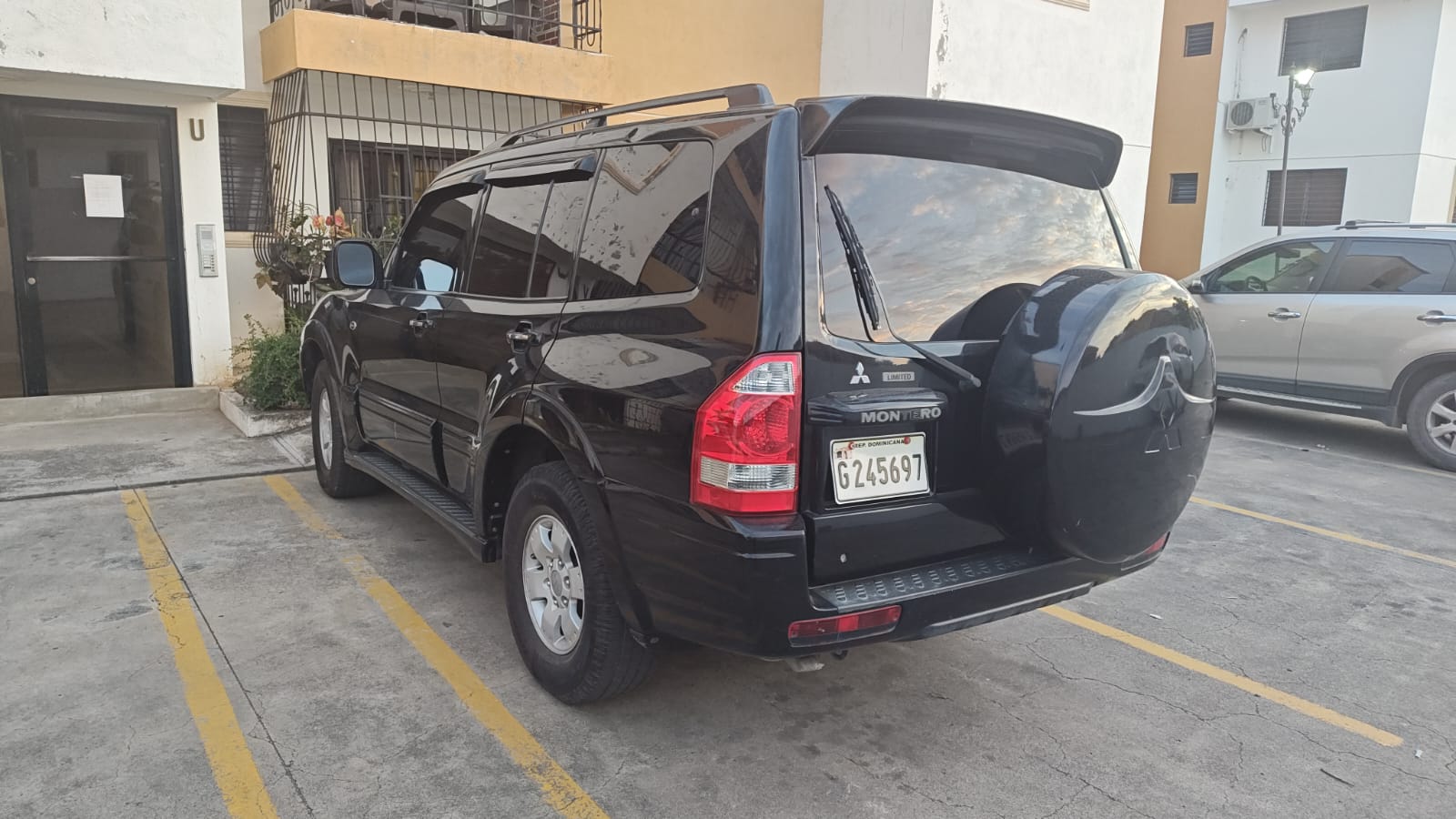 jeepetas y camionetas - mitsubishi montero 2004 1