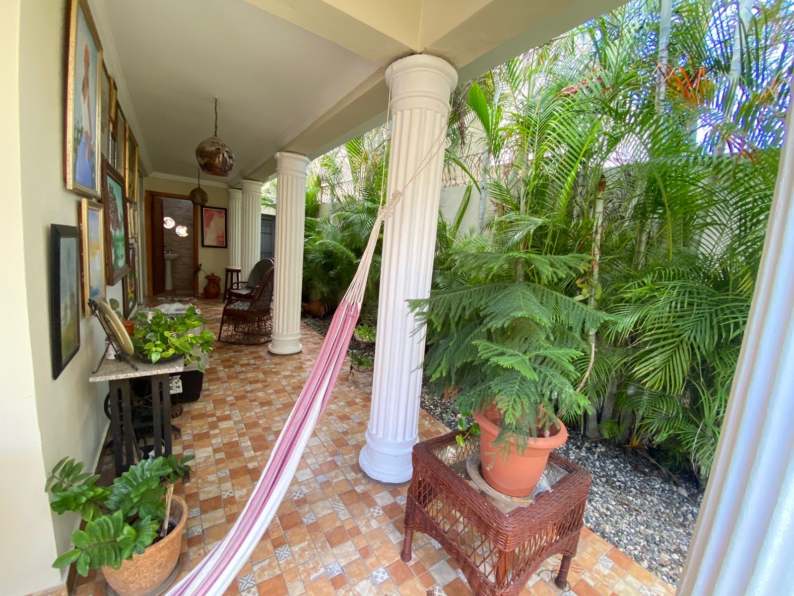 casas - venta de casa con piscina en altos de Arroyo hondo Distrito nacional con 350mts 4