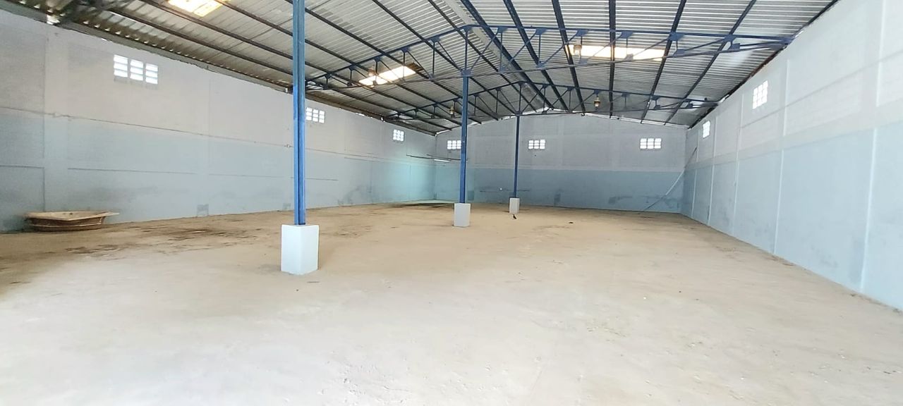 oficinas y locales comerciales - 🔵Alquilo Nave  600 mts prox al km 16 Aut. Duarte  0