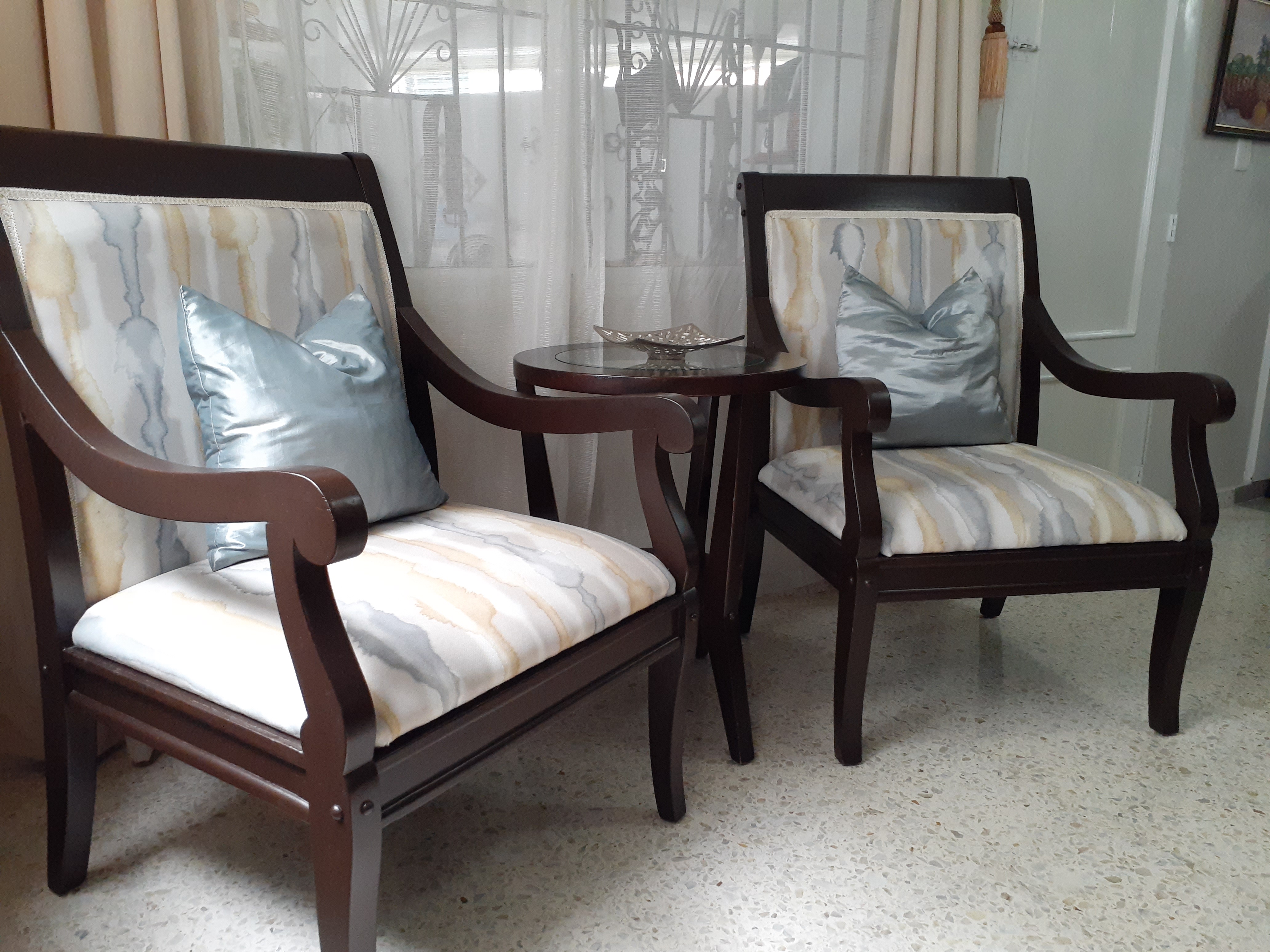 muebles y colchones - Butacas grandes en caoba elegantes 1