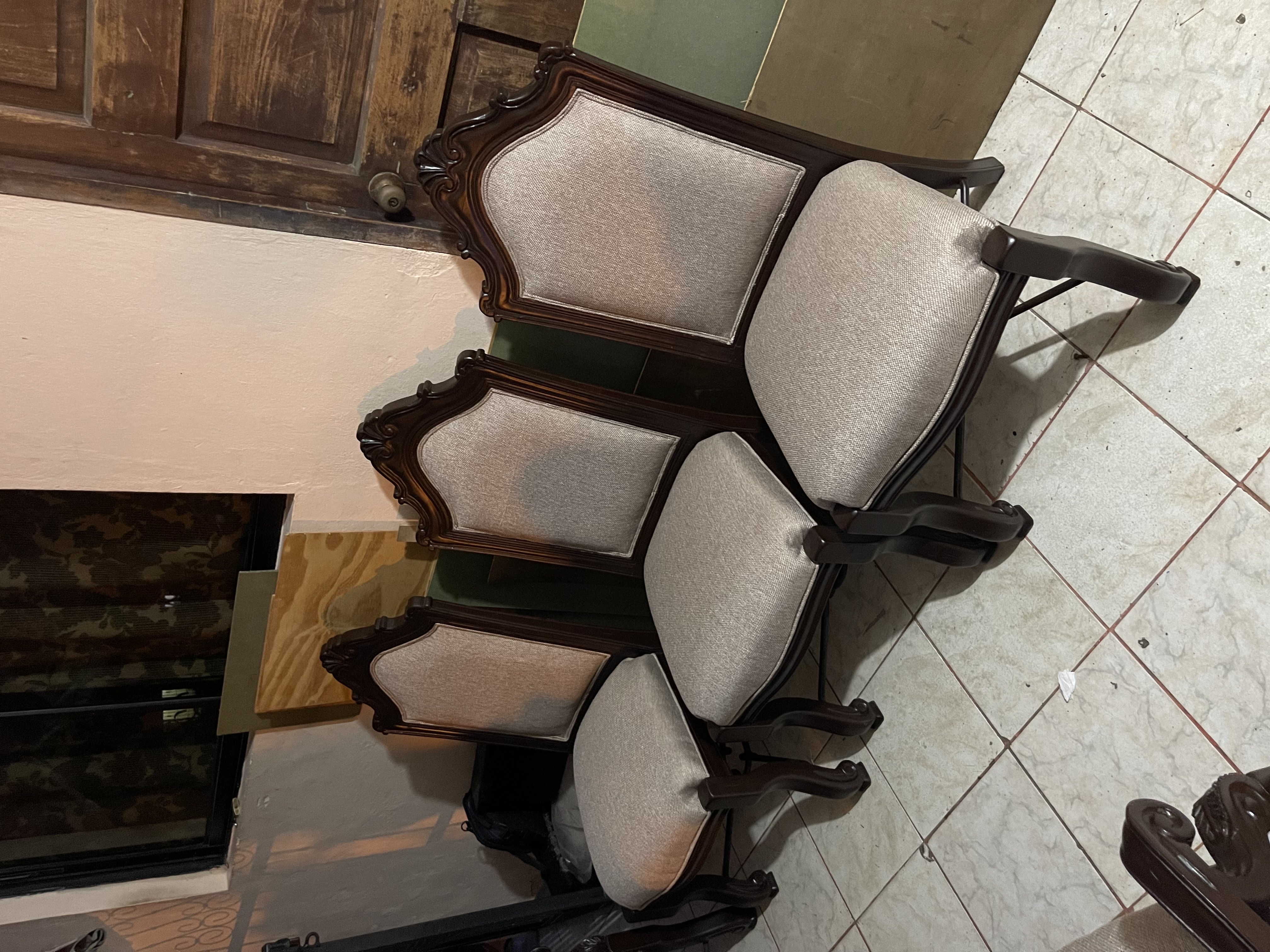muebles y colchones - sillas de comedor y dos butacas en 55,000 3