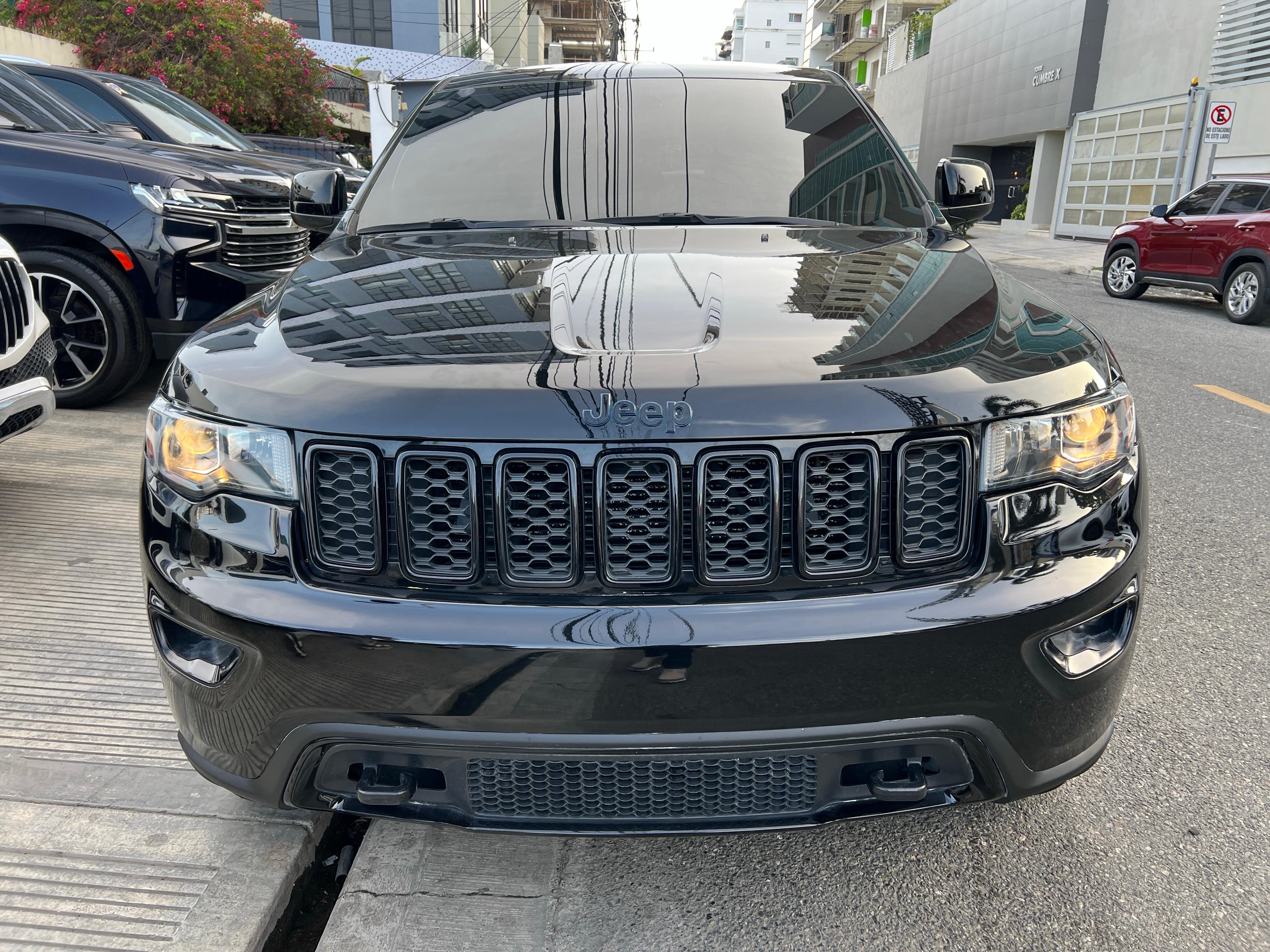 jeepetas y camionetas - JEEP GRAND CHEROKEE UPLAND 2018 1