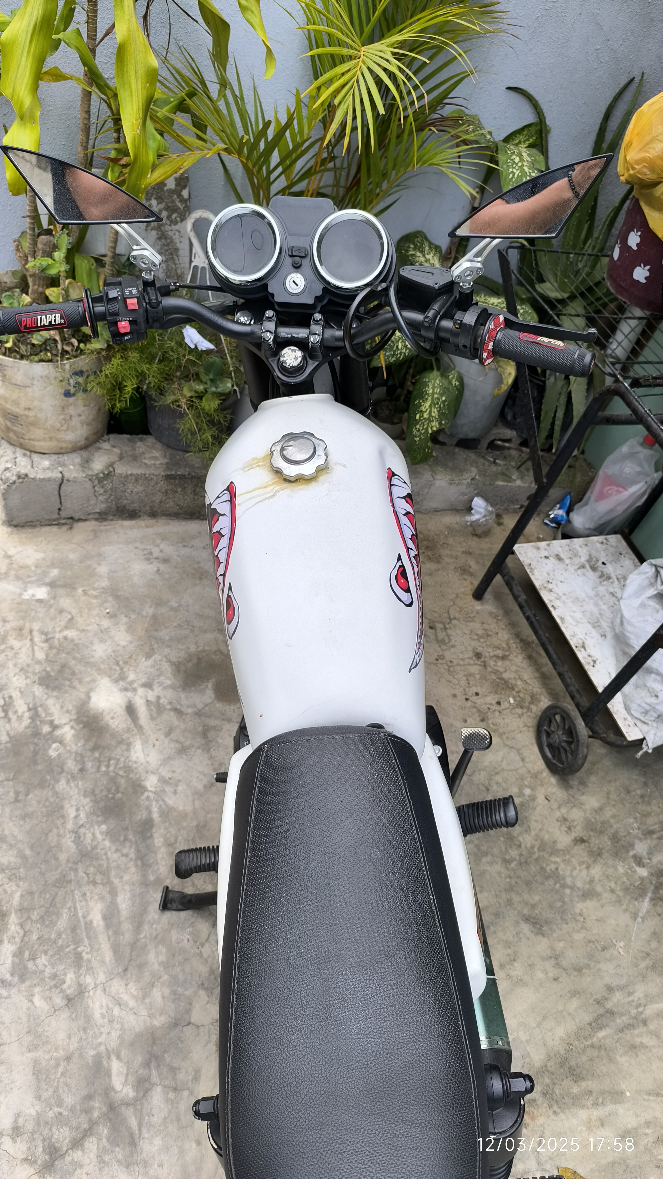 motores y pasolas - Vendo moto café marca Lifan CG200  3