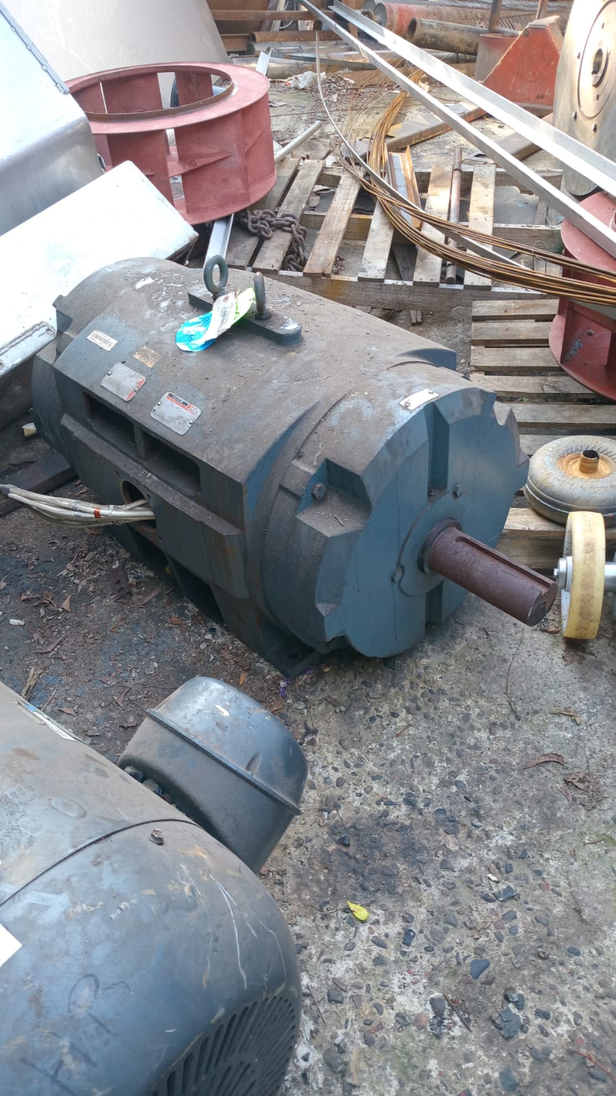 equipos profesionales - Motor electrico de 350 HP 1760 rpm 550 mil