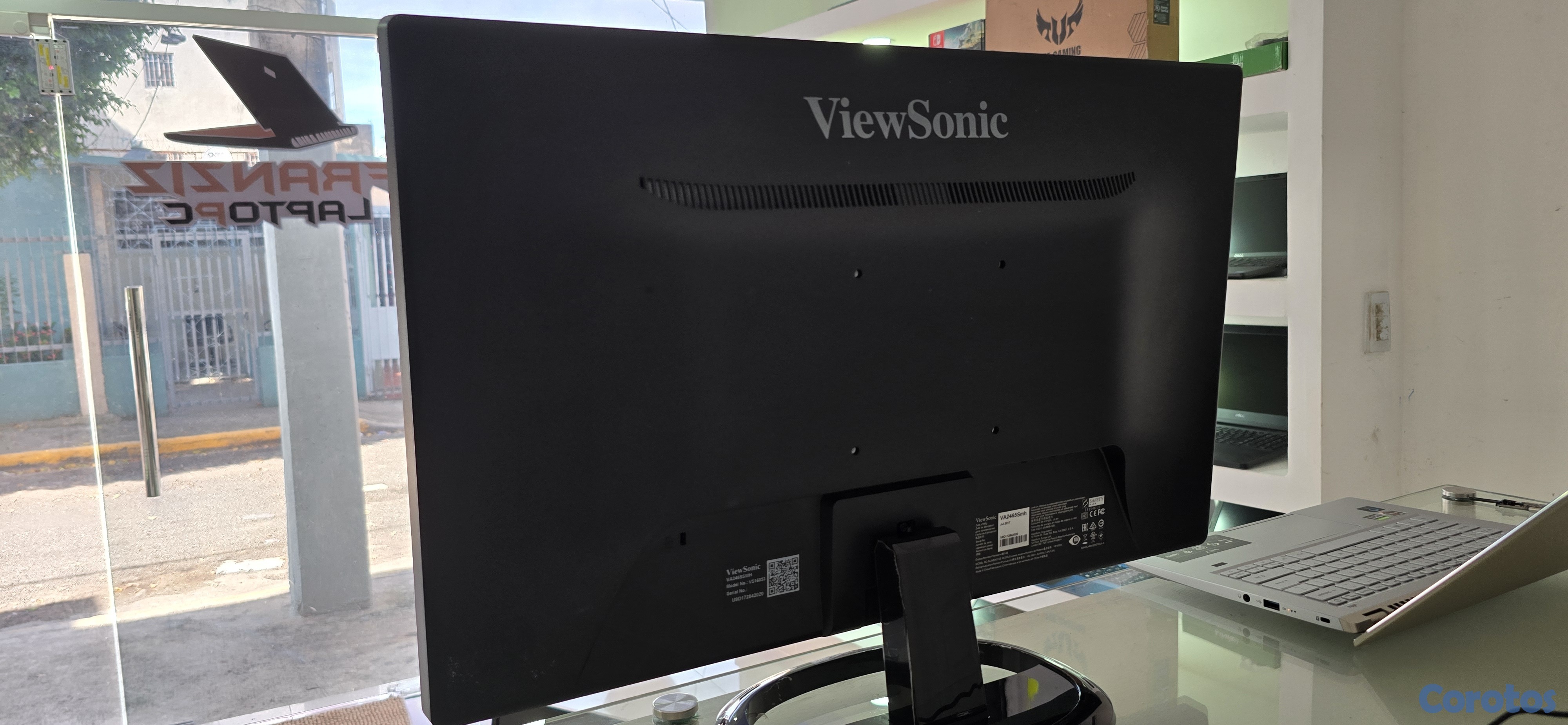 computadoras y laptops - Monitor ViewSonic 24 Pulgadas hdmi Salida de Audio full HD 3