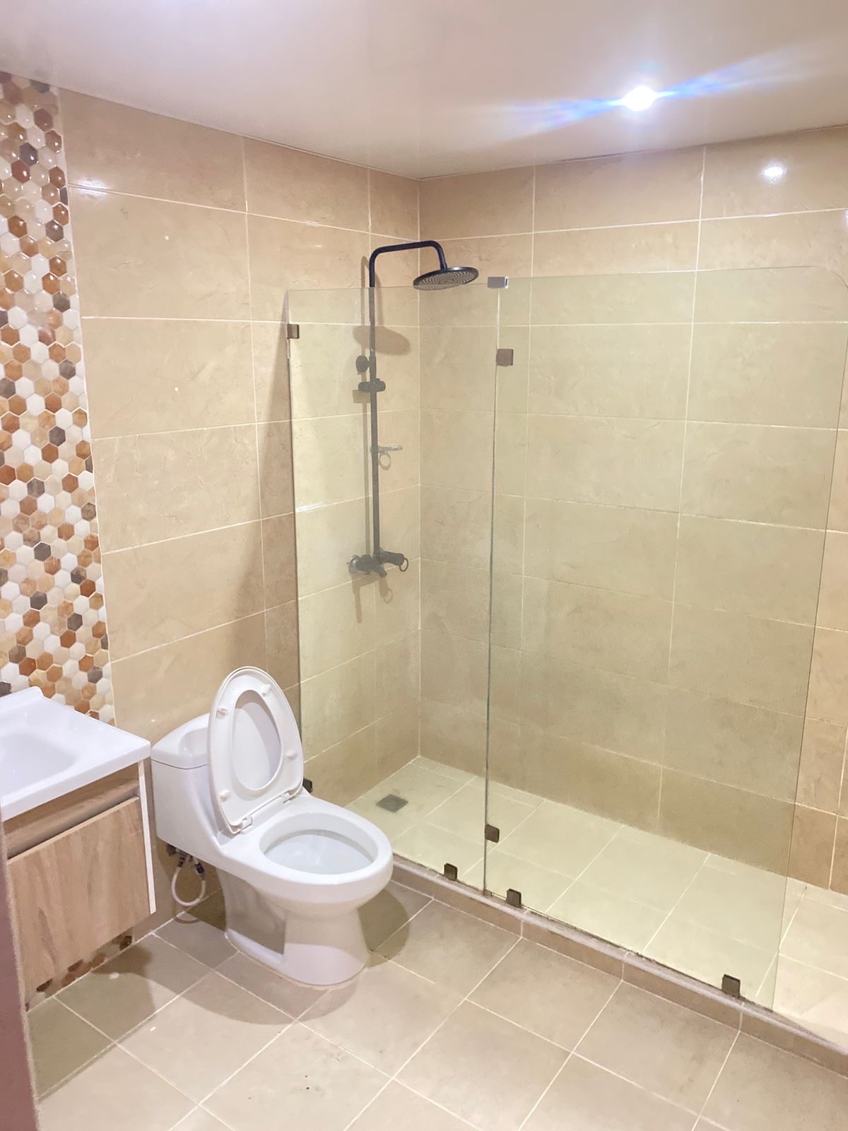 apartamentos - SE VENDE - Apt 1er piso con 150m2 Alma Rosa, Precio 8.5 SDE. 