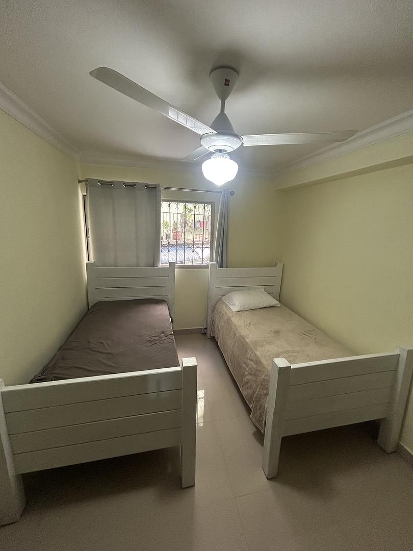 muebles y colchones - Vendo 2 camas twin. 