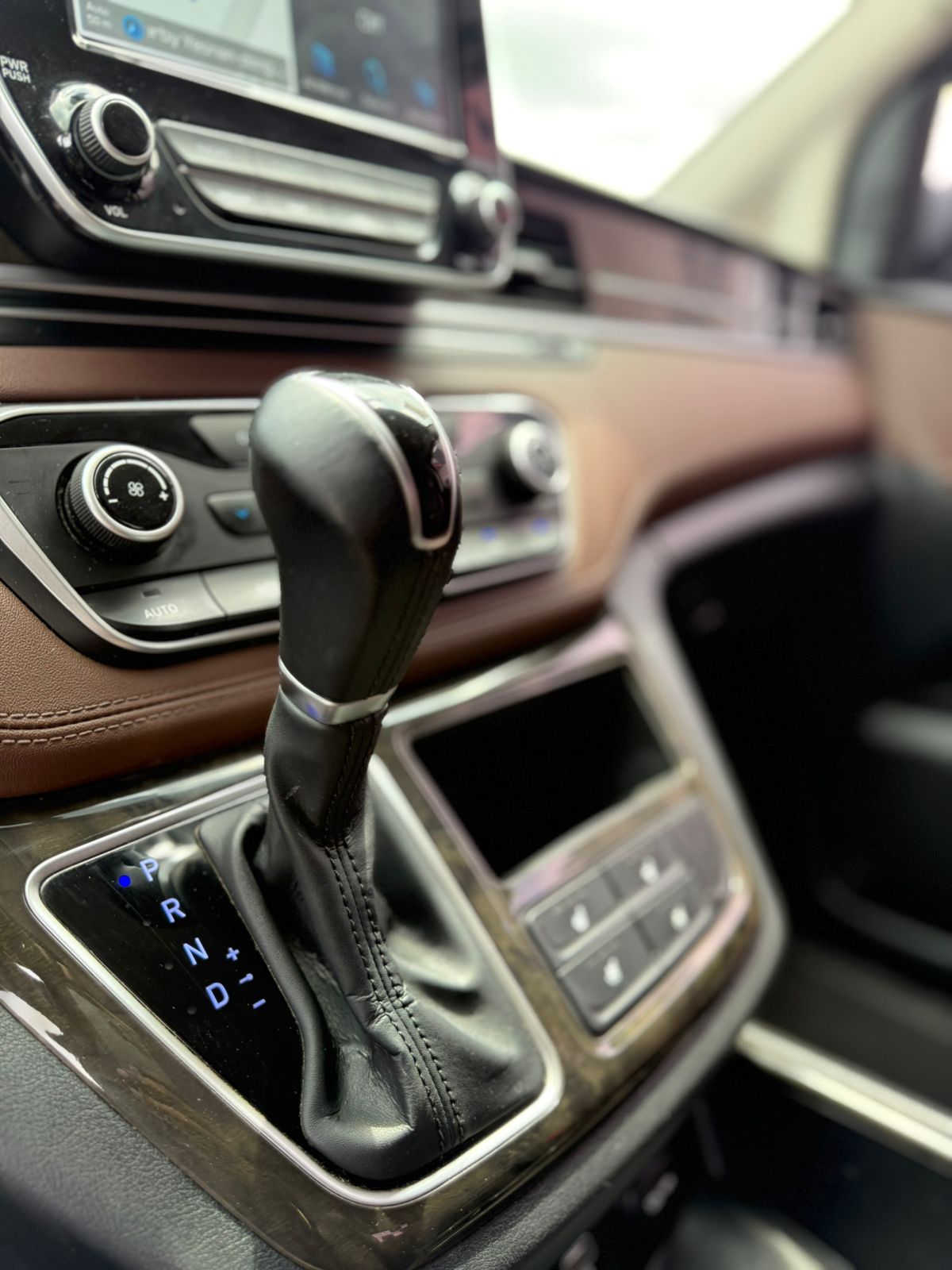 jeepetas y camionetas - HYUNDAI STAREX 2019☑️ ASIENTO PARA 8 pasajeros eje 1