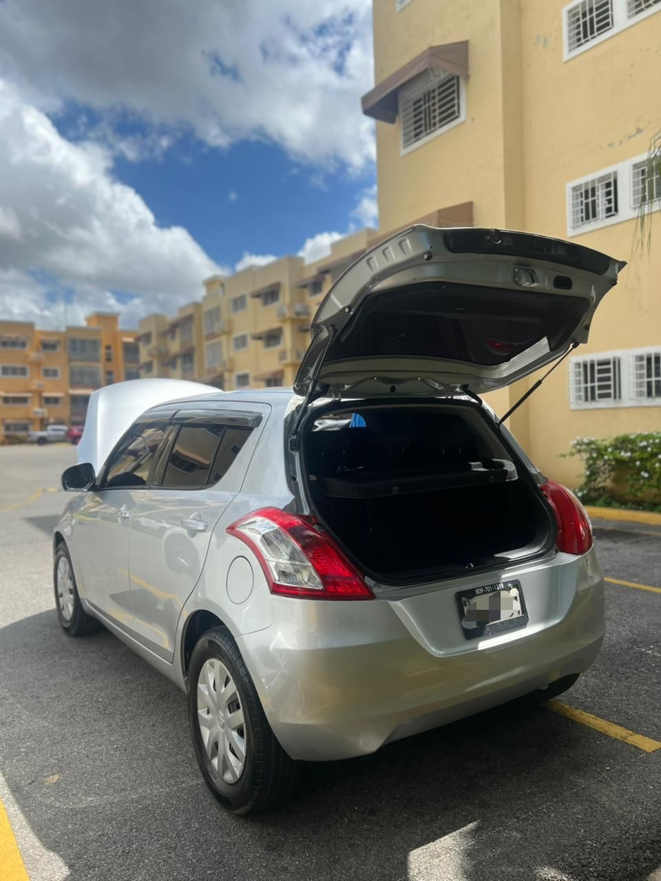 carros - Vehículo Suzuki Swift 2014 7