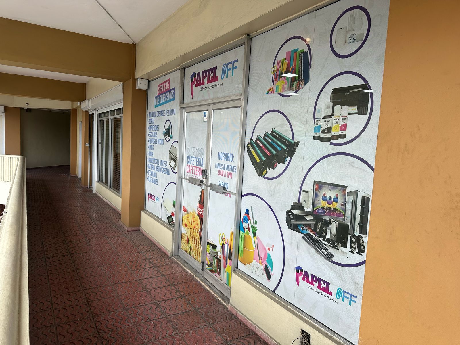 oficinas y locales comerciales - Se Alquila Local Comercial Plaza Comercial 2000 4