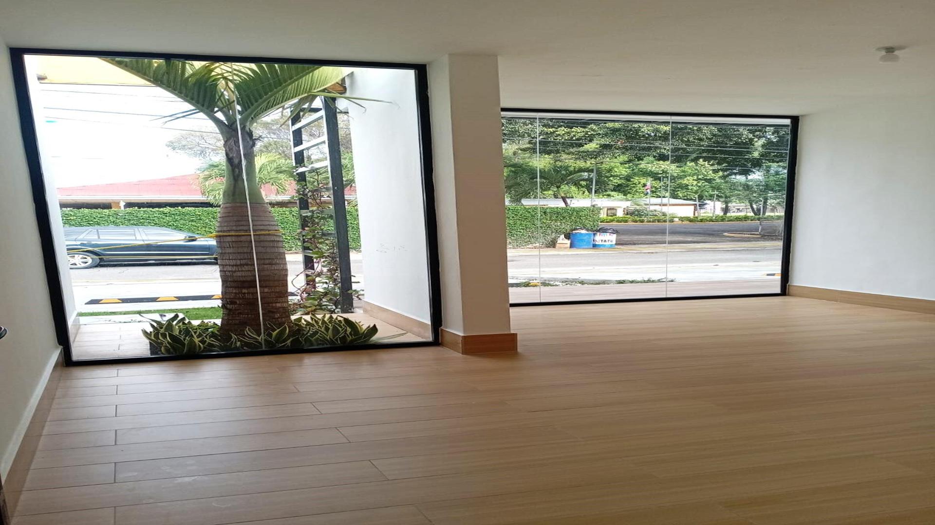 oficinas y locales comerciales - Plaza Comercial en Alquiler - La Vega