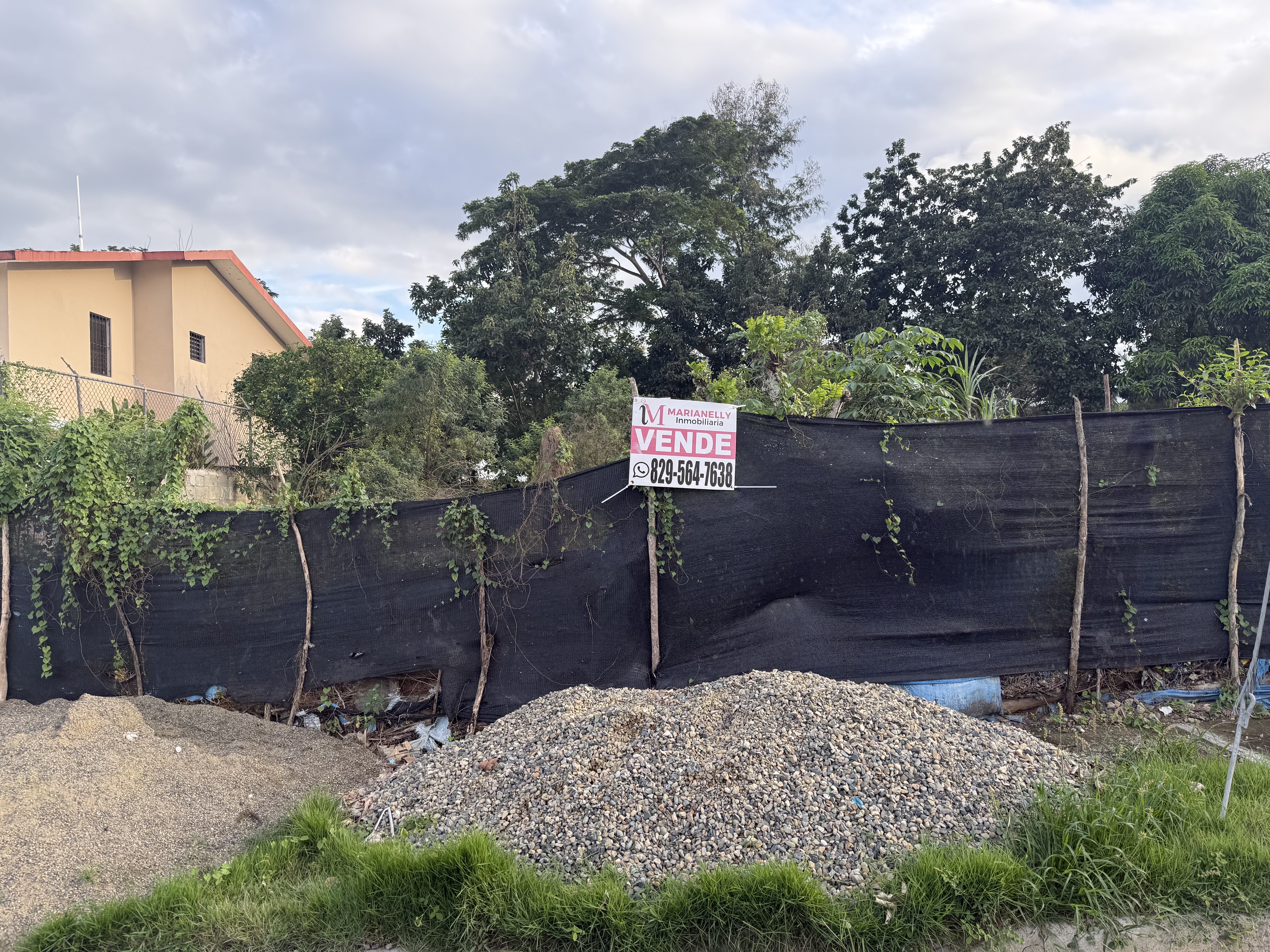 solares y terrenos - Vendo 350 metros en urbanización , Prado del Yaque , santiago  6