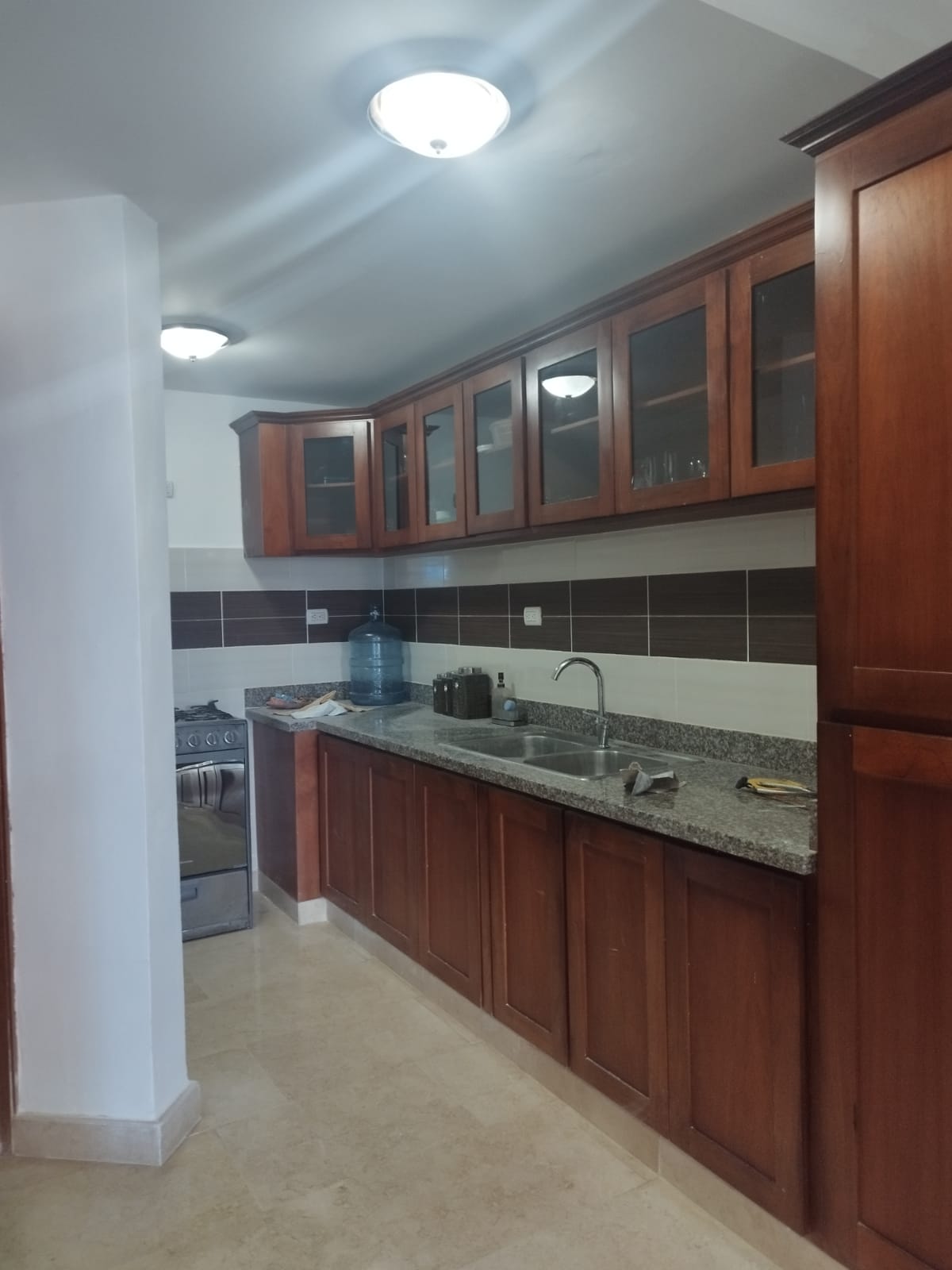 apartamentos - En La Enriquillo Piso Alto en Torre Moderna, 2hab 5