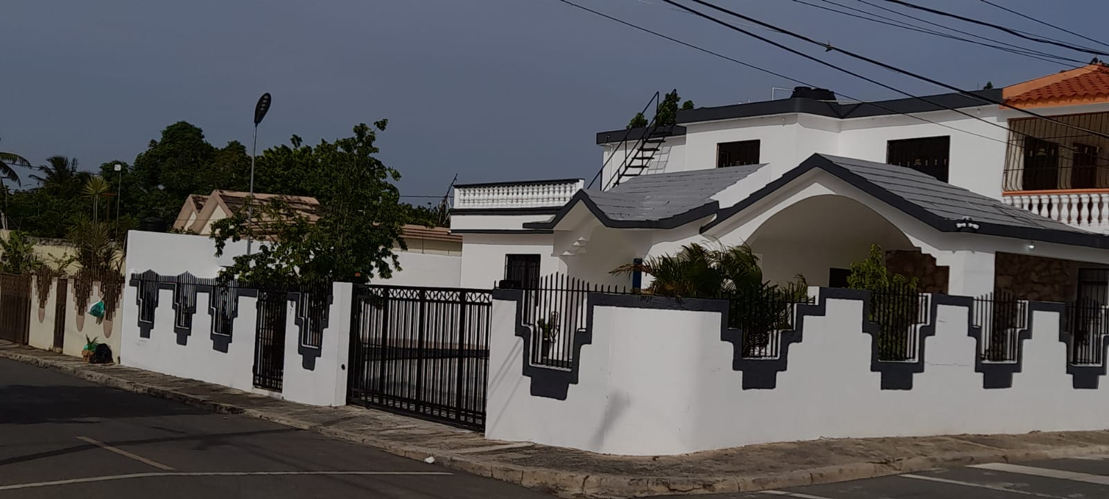 casas - Casa de dos niveles 2