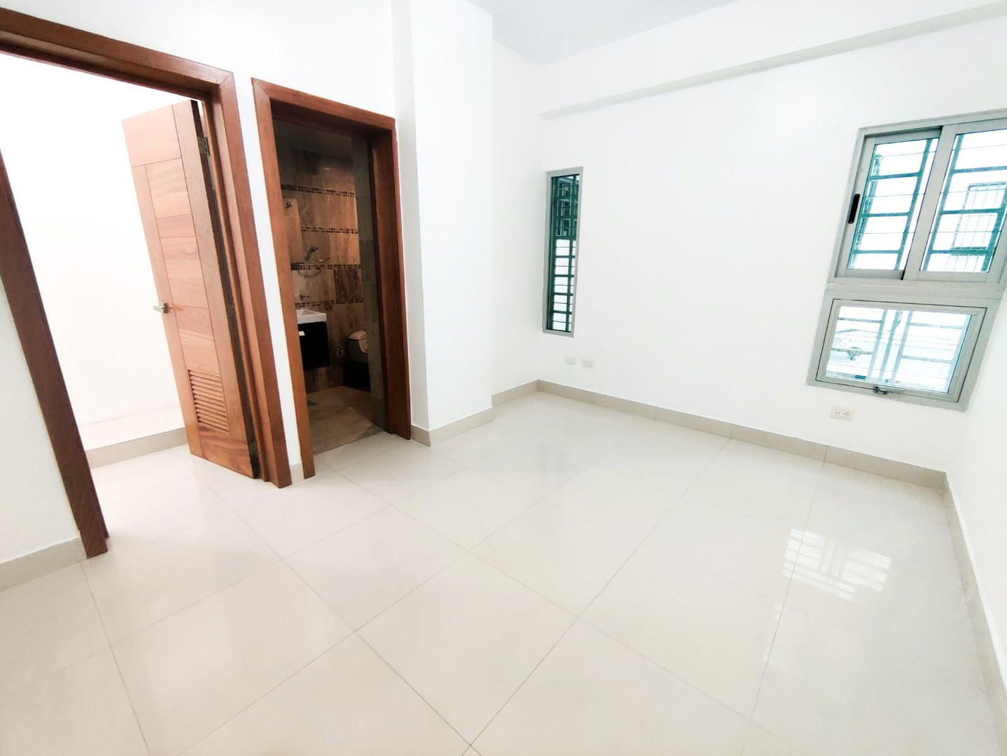 apartamentos - La Julia 2 habitaciones 2.5 banos 2 parqueos 3