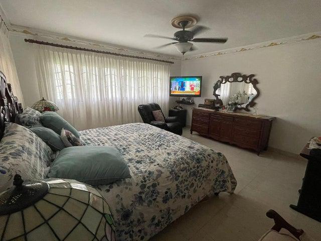 casas - Venta de lujosa casa en Urbanizacion Fernandez 6