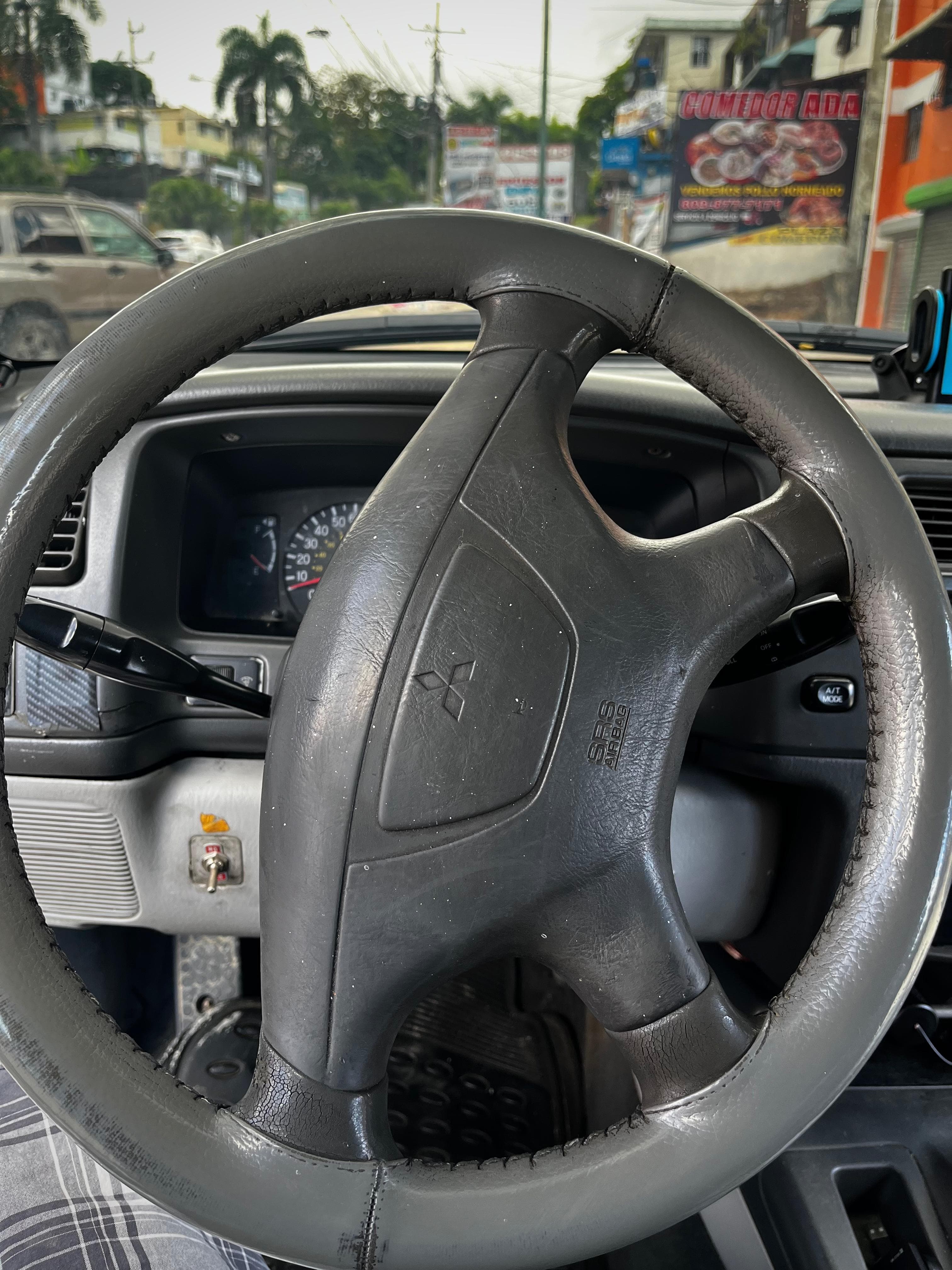 jeepetas y camionetas - Mitsubishi Montero Sport LS 2001(NEGOCIABLE) 5