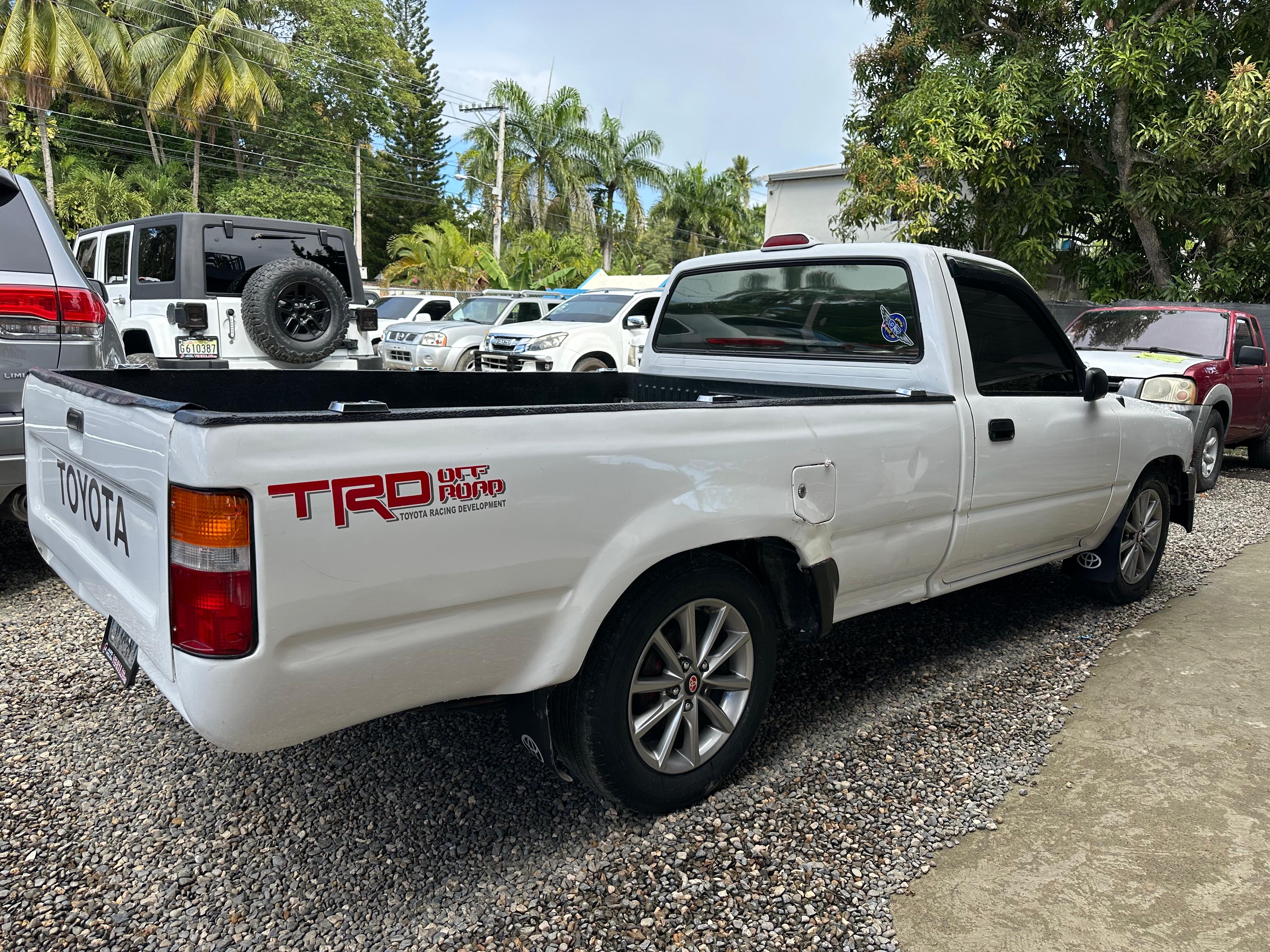 jeepetas y camionetas - TOYOTA HILUX PICK UP 1989 3