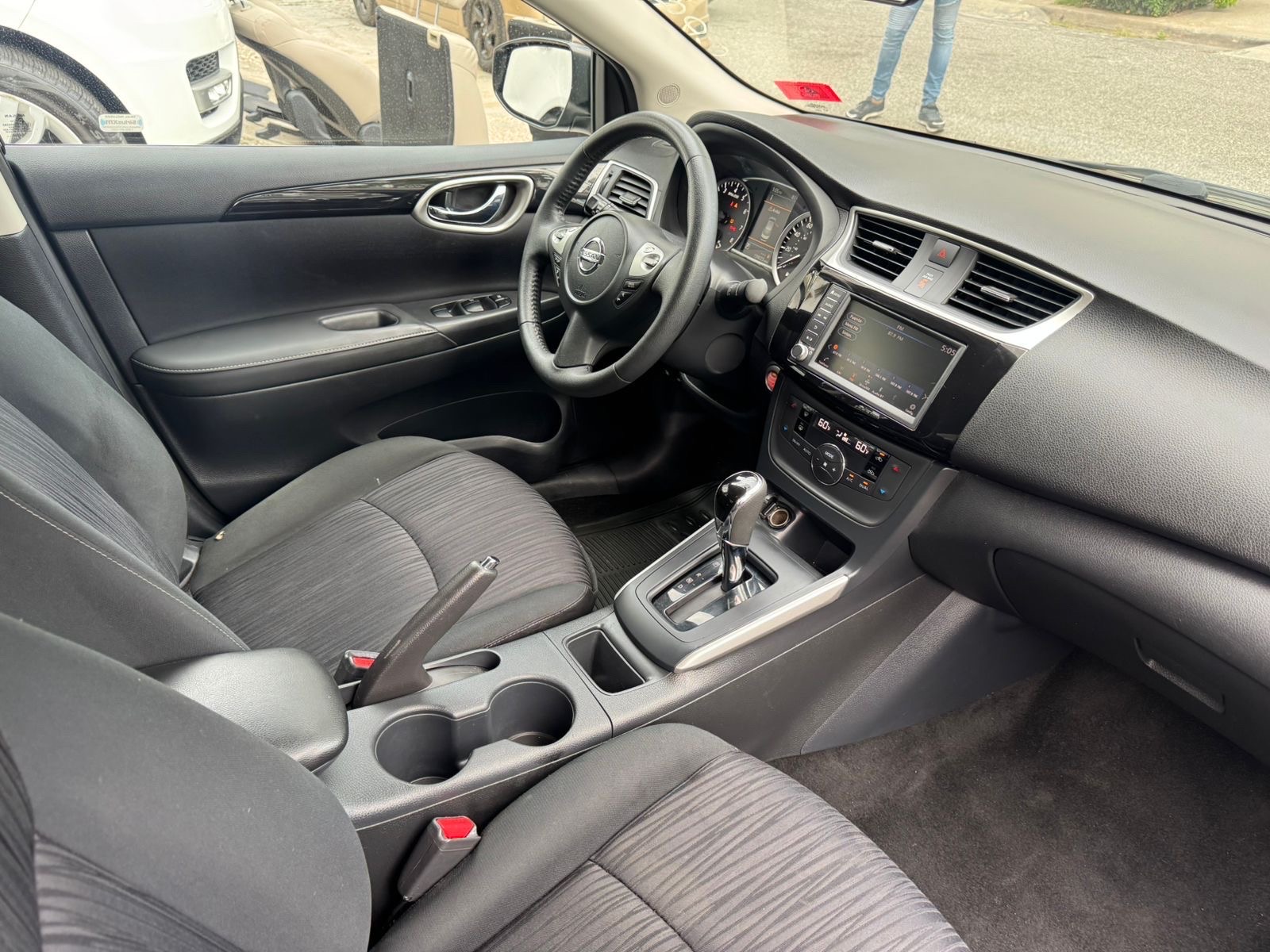 carros - Nissan Sentra SV 2019 7