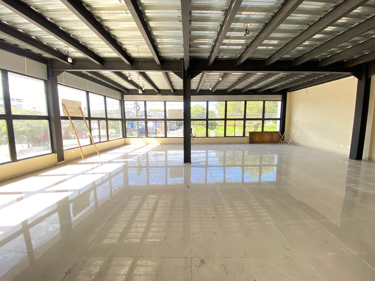 oficinas y locales comerciales - Local 339 Mts 3 niveles Av. San Martin   0