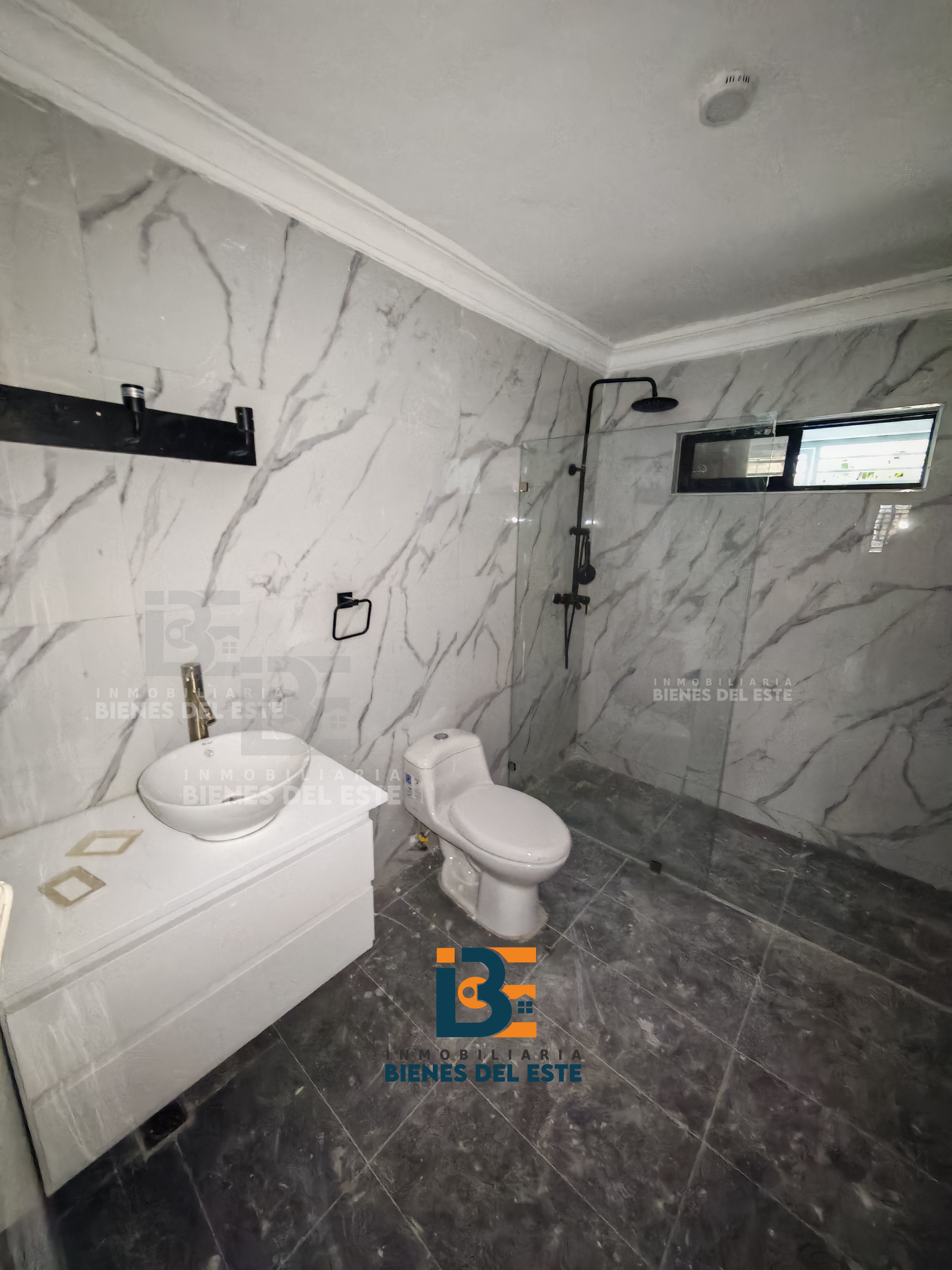 apartamentos - SE RENTA AMPLIO Apartamento en el Invi 6