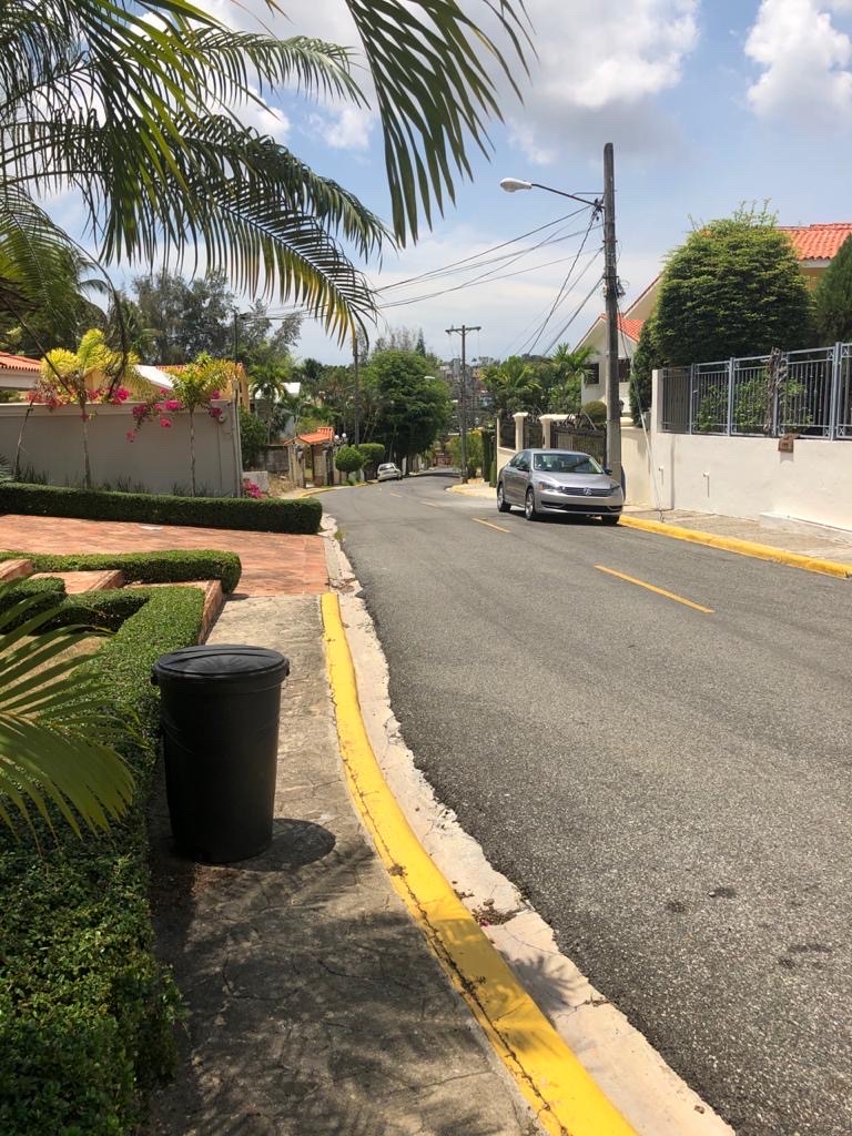 casas - venta de casa en cuesta hermosa 3 con piscina y 450mts Distrito nacional  4