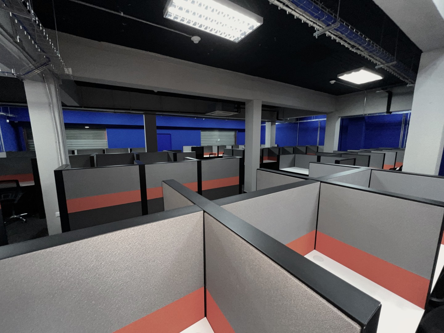 oficinas y locales comerciales - Local Amueblado para Call Center Ens. La Fe  3