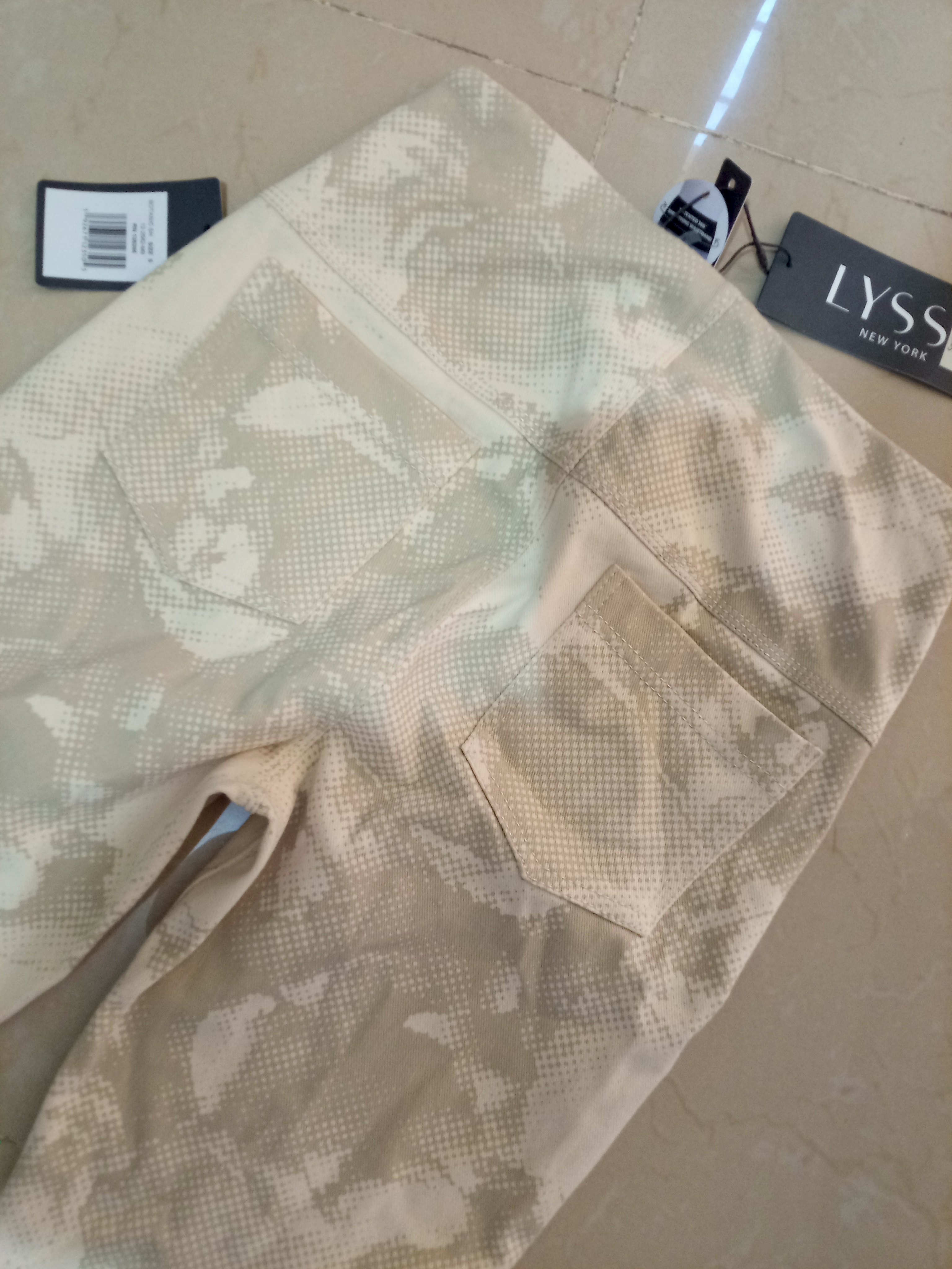 ropa para mujer - Pantalon crema animal print, con pretina ancha por dentro, mucha goma, size S 3