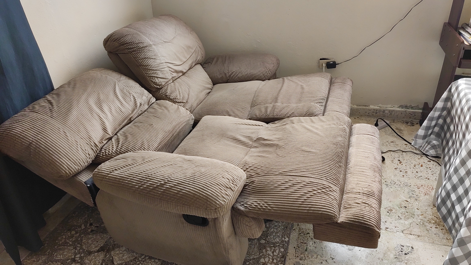 muebles y colchones - Sofá reclinable para 2, de oportunidad !! 1