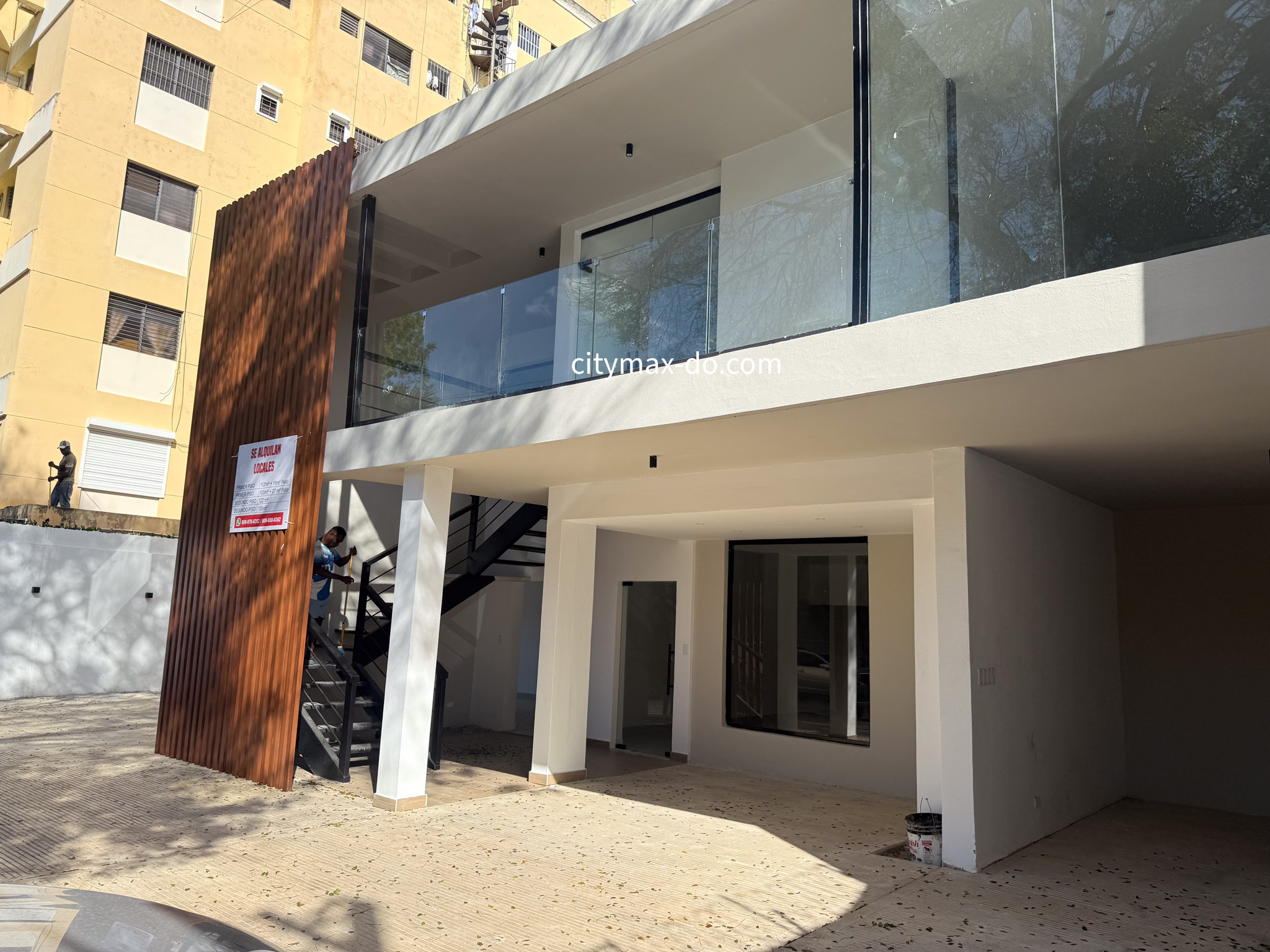 oficinas y locales comerciales - Disponible Local Comercial  en Alquiler BellaVista 2