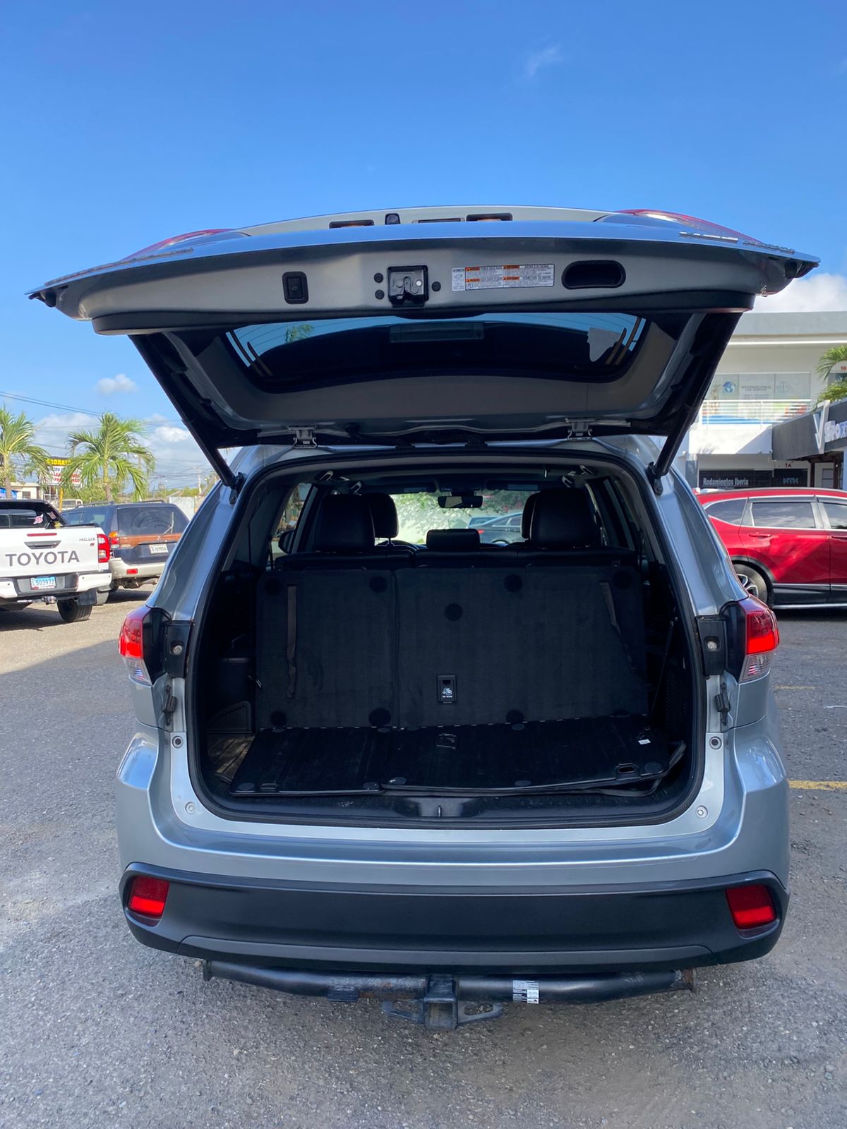 jeepetas y camionetas - Toyota Highlander 2019 SE 4X4 Excelente estado! 4
