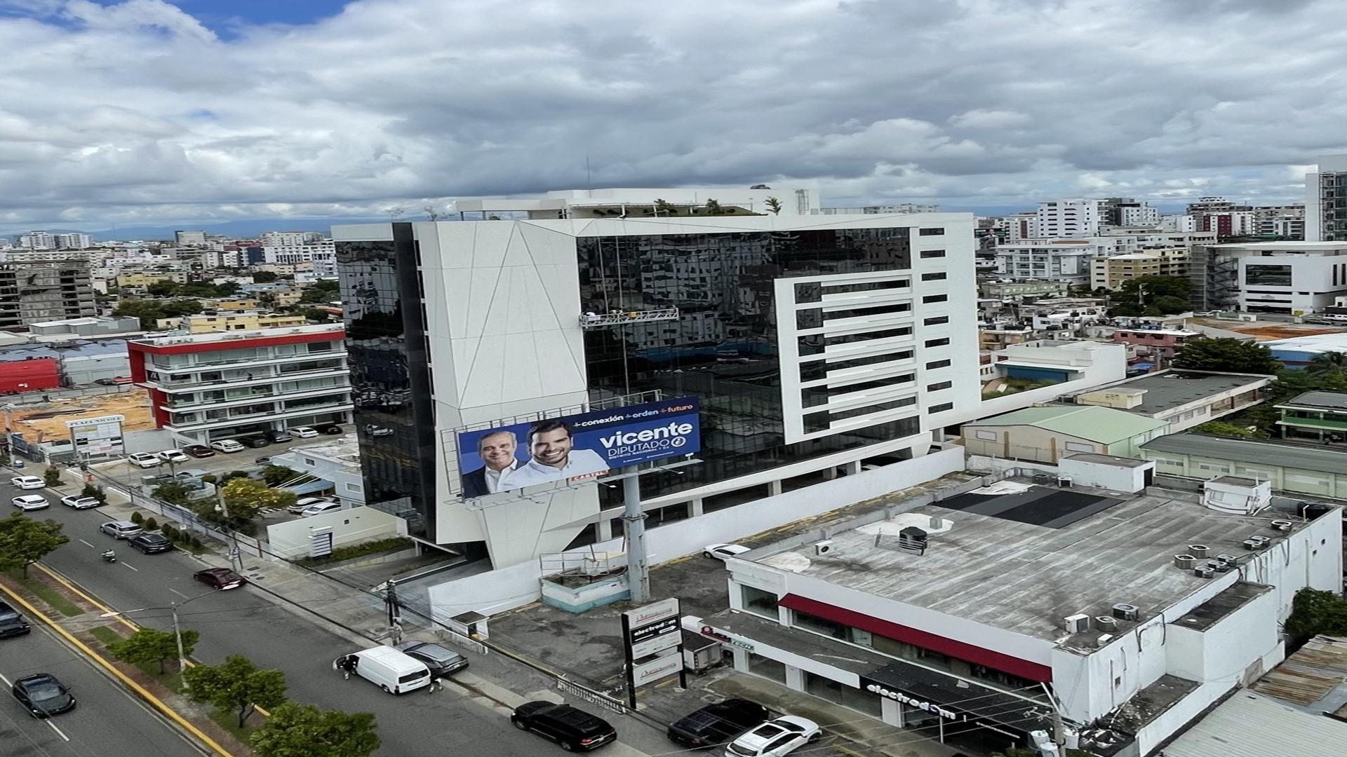 oficinas y locales comerciales - Oficinas alquiler Vista 311 Bella Vista, Santo Domingo 2