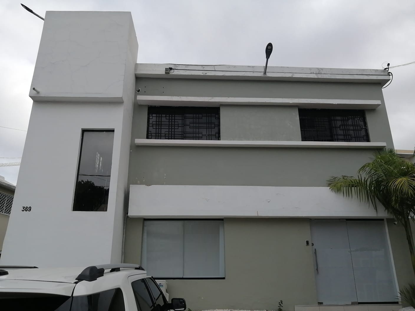 oficinas y locales comerciales - LOCAL OFICINAS, 125 Mts2 EN GAZCUE, CALLE SANTIAGO, PROX. A LA BENITO MONCION 2