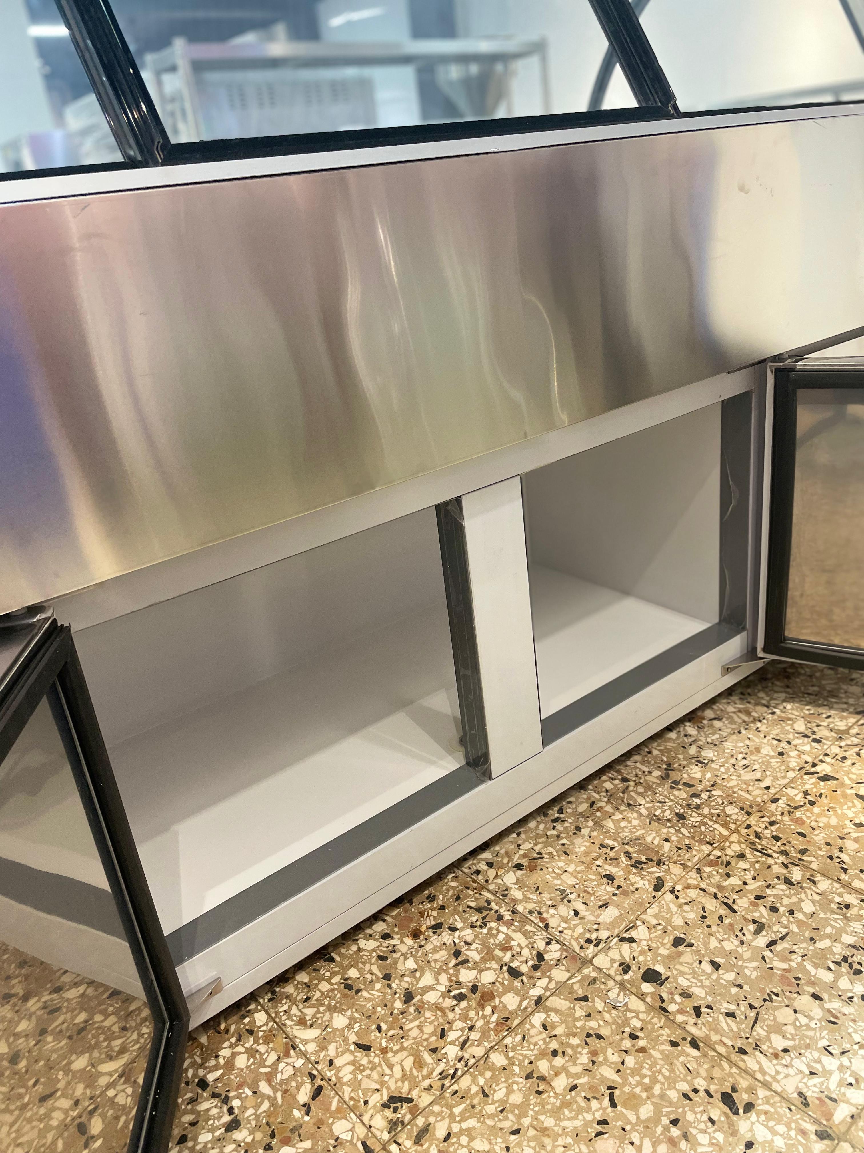 equipos profesionales - Freezer vitrina exhibidora de carnes embutidos 1