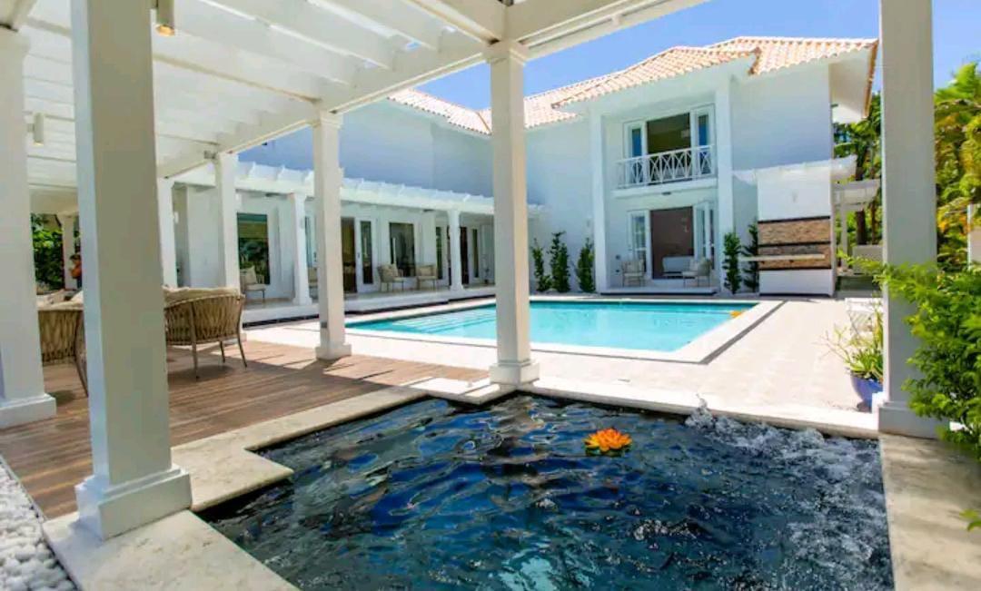 casas vacacionales y villas - Villa de Golf de Lujo en Punta Cana Resort & Club 9