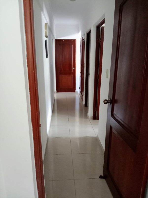 apartamentos - Vendo Apartamento en el Residencial Los Senderos, detrás de Carrefour.
3er.piso
 8