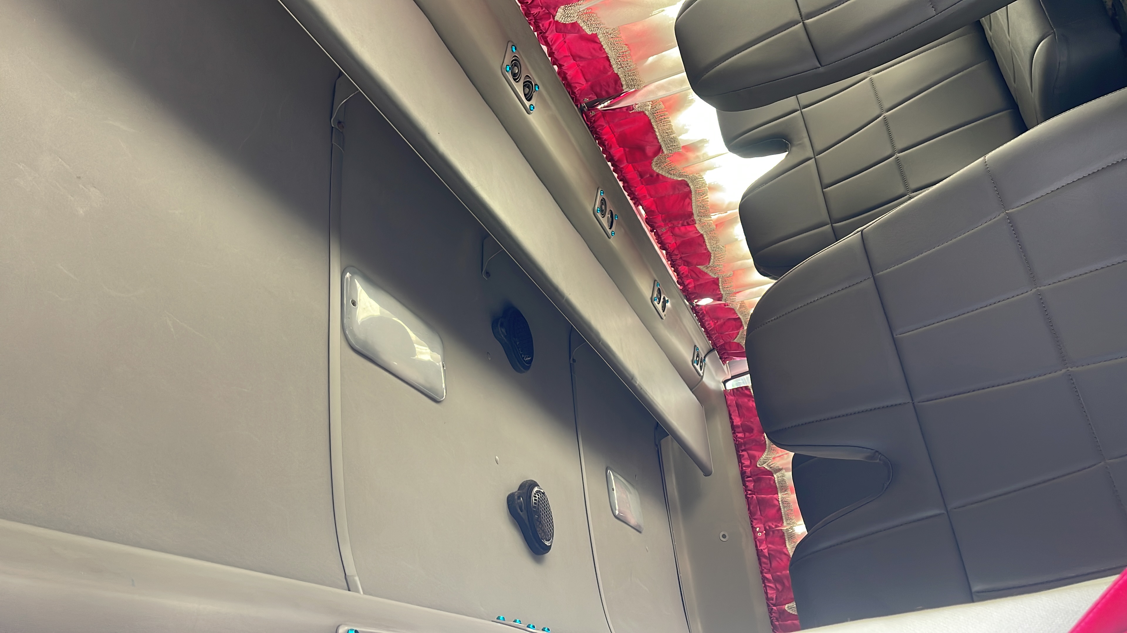 camiones y vehiculos pesados - Toyota coaster 2010  3