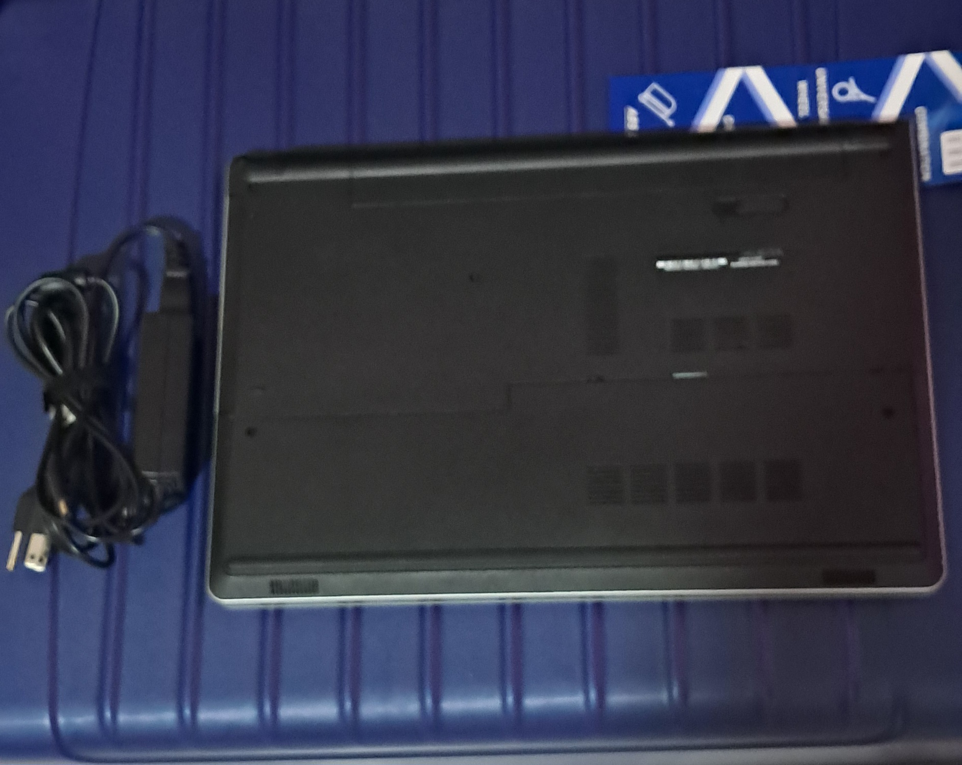 computadoras y laptops - Laptop Dell TOUCH Inspiron 5555 AMD 512GB SSD 12GB 2