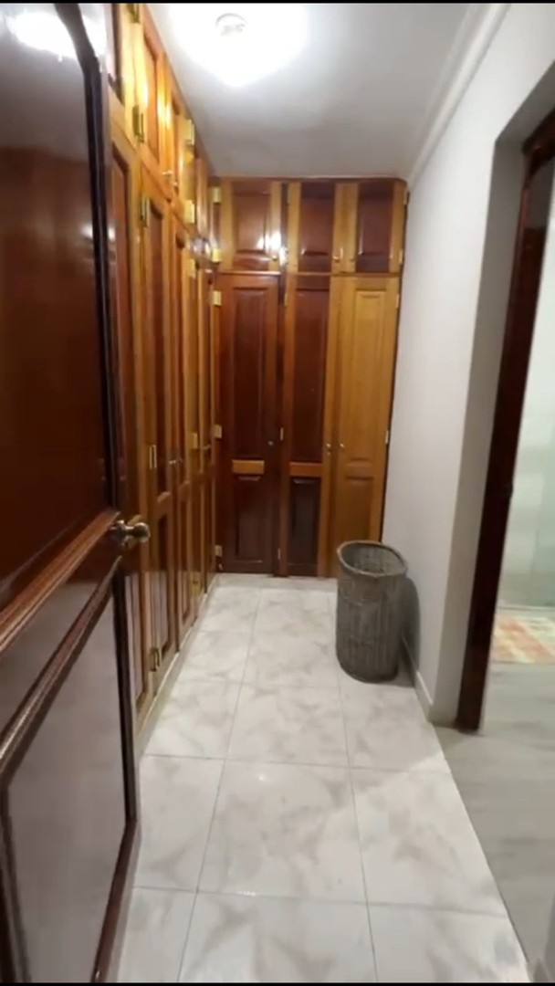 apartamentos - Vendo amplio y cómodo apartamento clásico en la mejor zona de Evaristo Morales.
 3