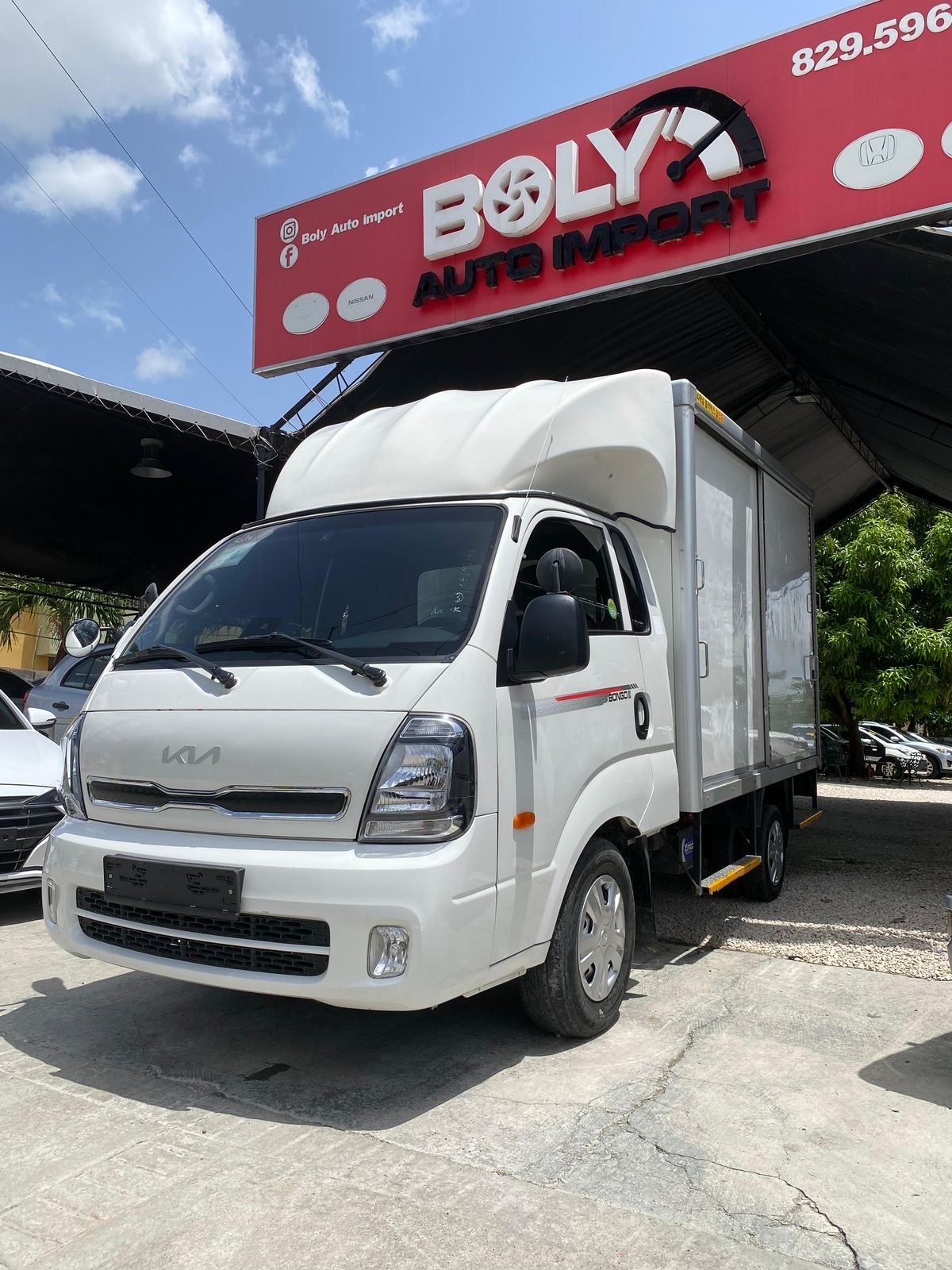 jeepetas y camionetas - Kia Bongo 2022 
 3