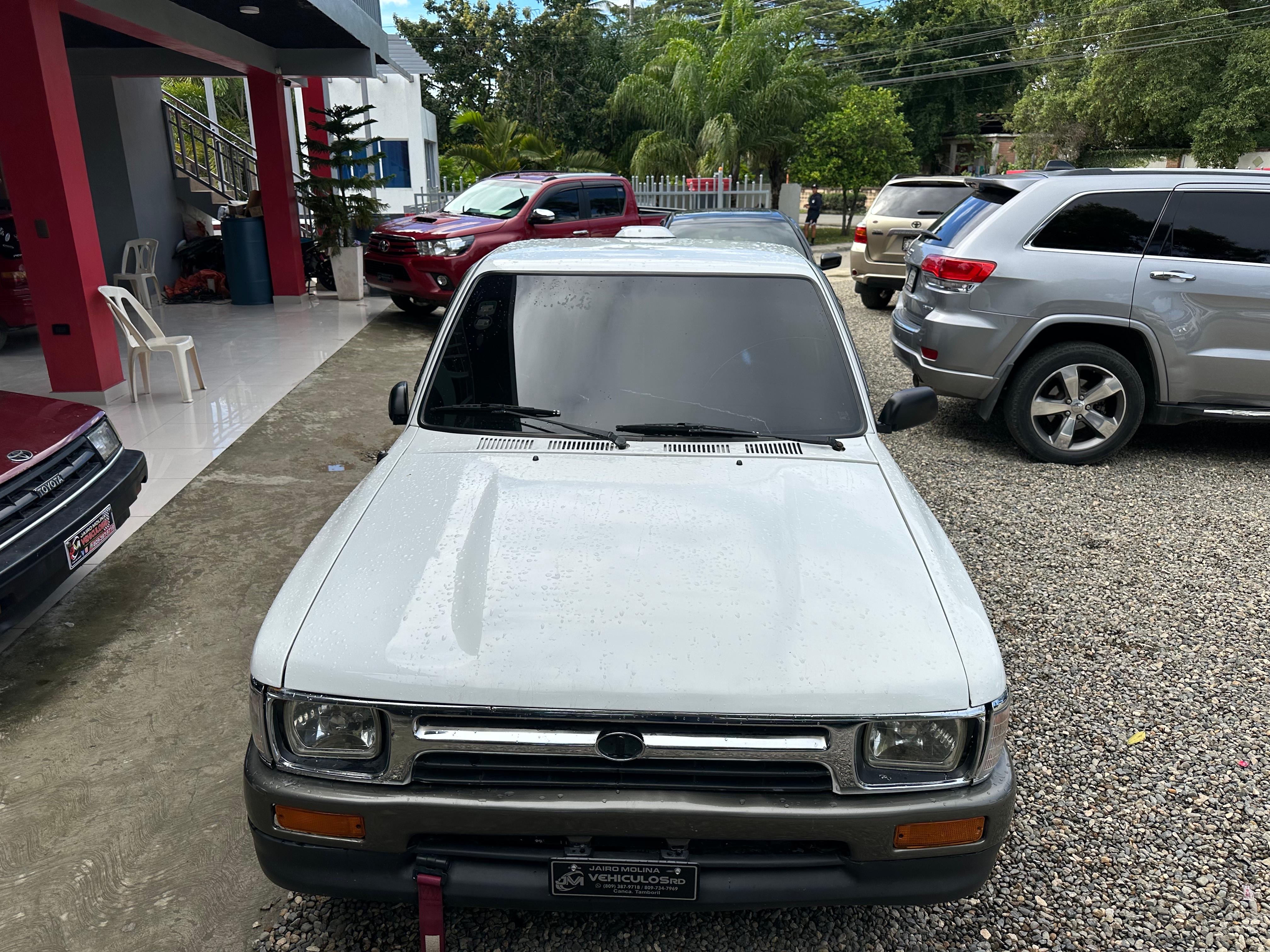 jeepetas y camionetas - TOYOTA HILUX PICK UP 1989 4
