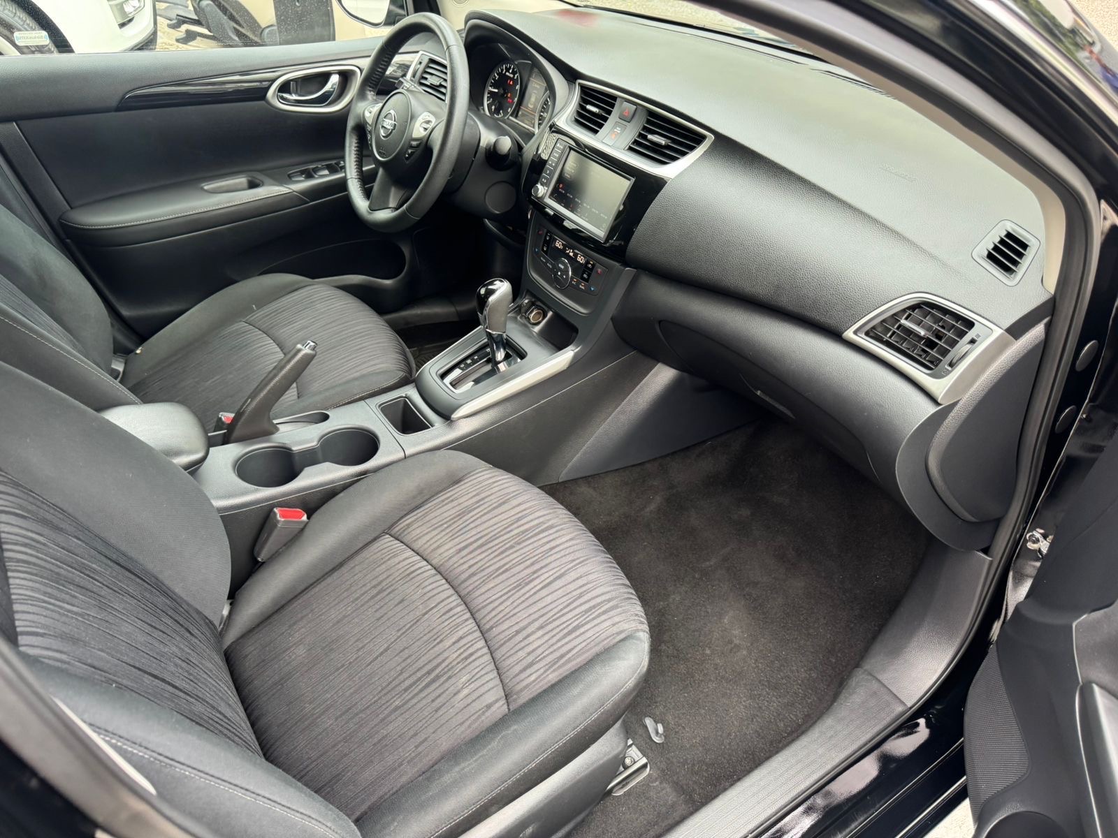 carros - Nissan Sentra SV 2019 8