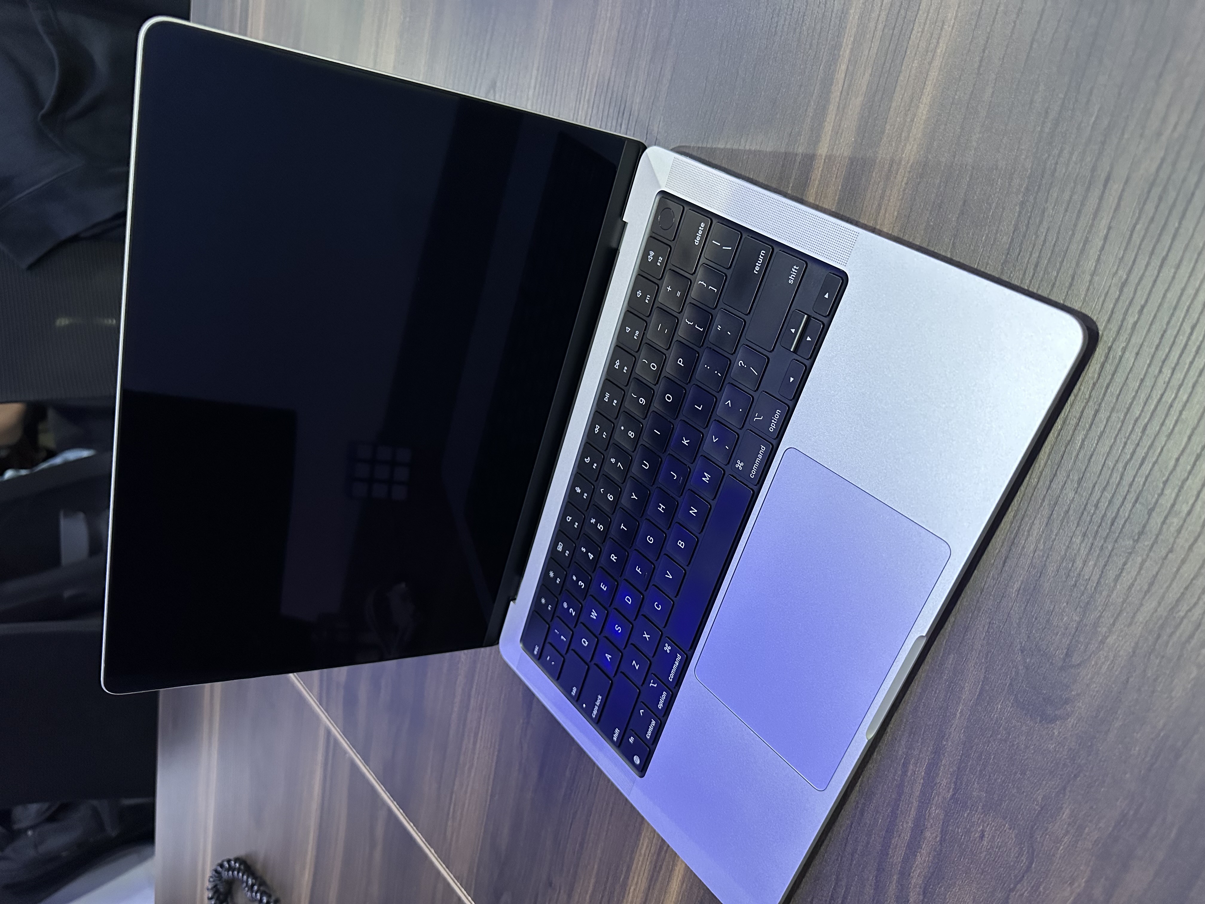 computadoras y laptops - MacBook Pro (14-inch, 2023) M2 Max 32GB 1TB SSD - w/AppleCare+ 2026 4