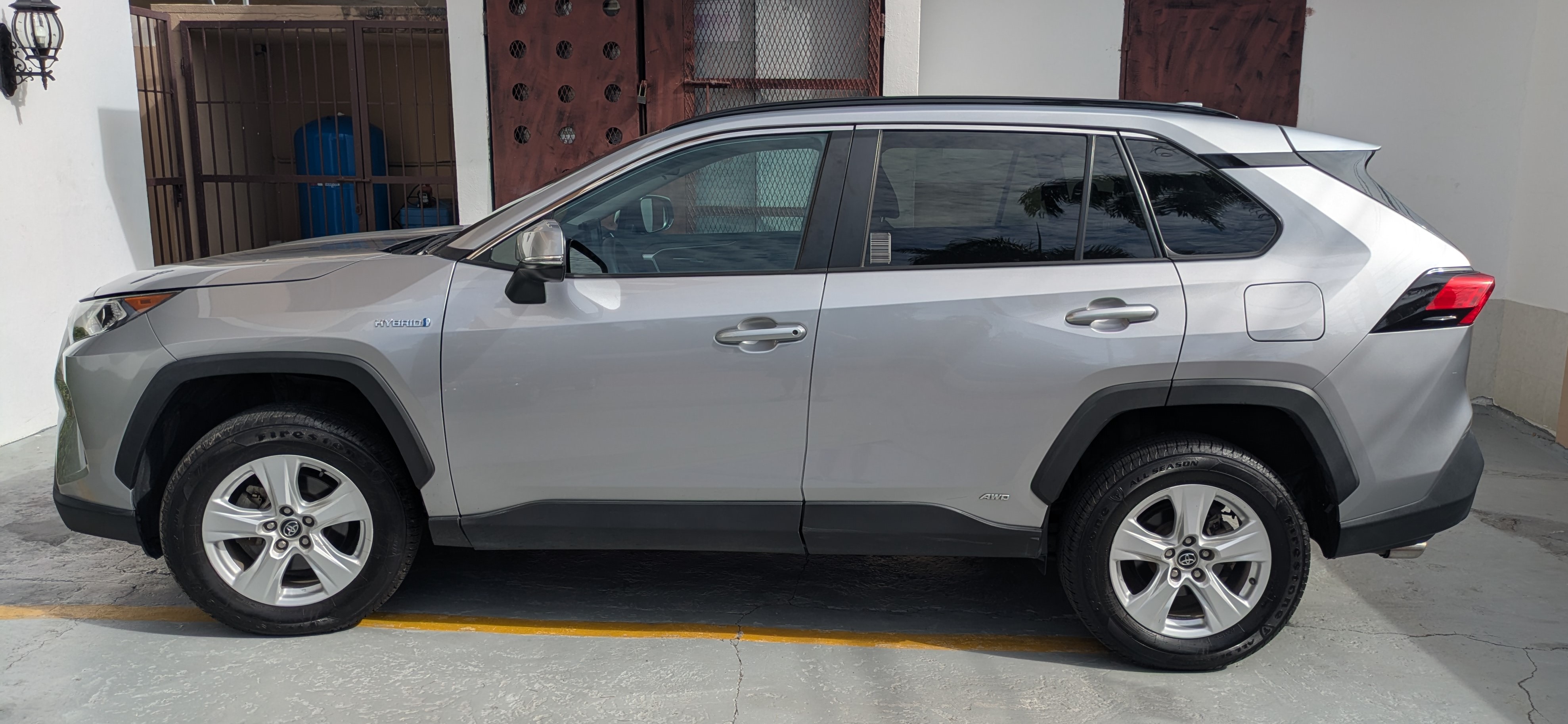 jeepetas y camionetas - 2021 RAV4 XLE Híbrido AWD