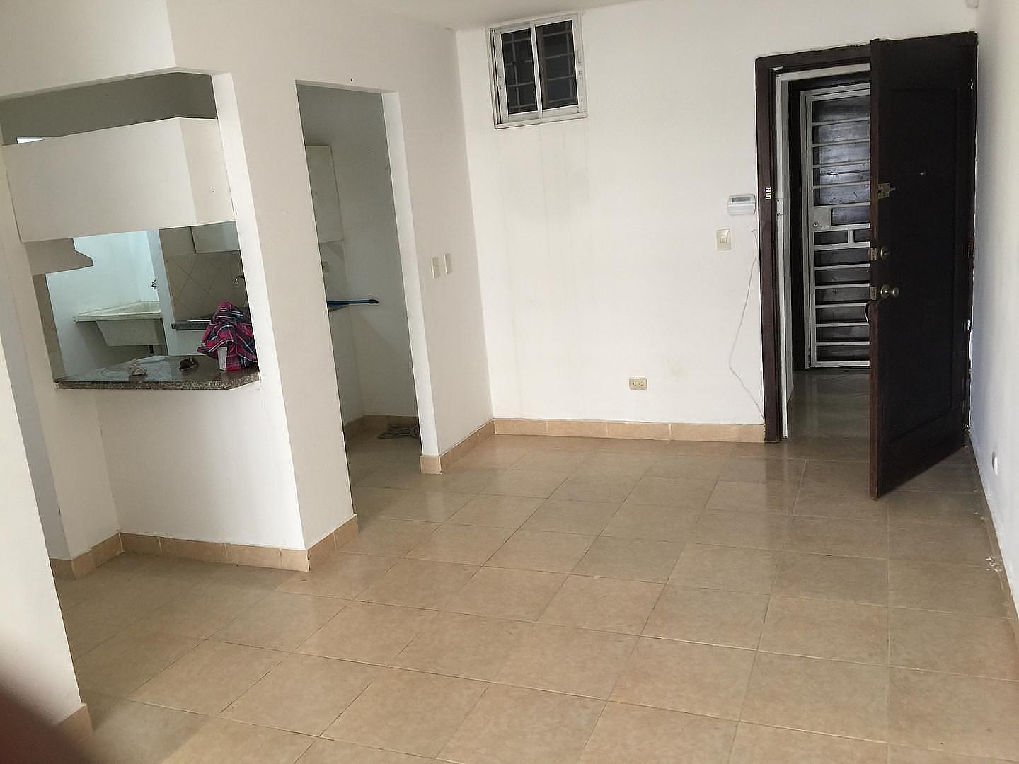 apartamentos - alquiler apto.primer nivel,3 habitaciones,2baños,cocina,sala/comedor,parqueo  2