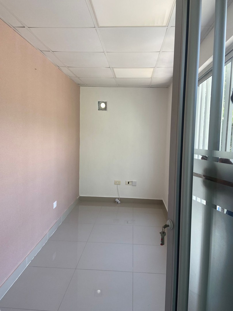 oficinas y locales comerciales - Locales en Alquiler En Gazcue Nuevos desde 42 a 91 metros tenemos primer pisos  5