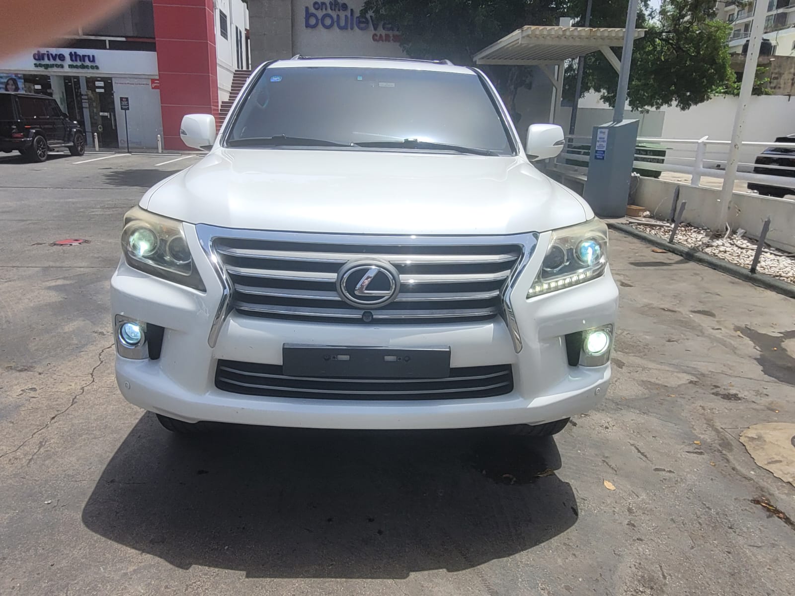 jeepetas y camionetas - LEXUS LX570 2014 BLANCA 8