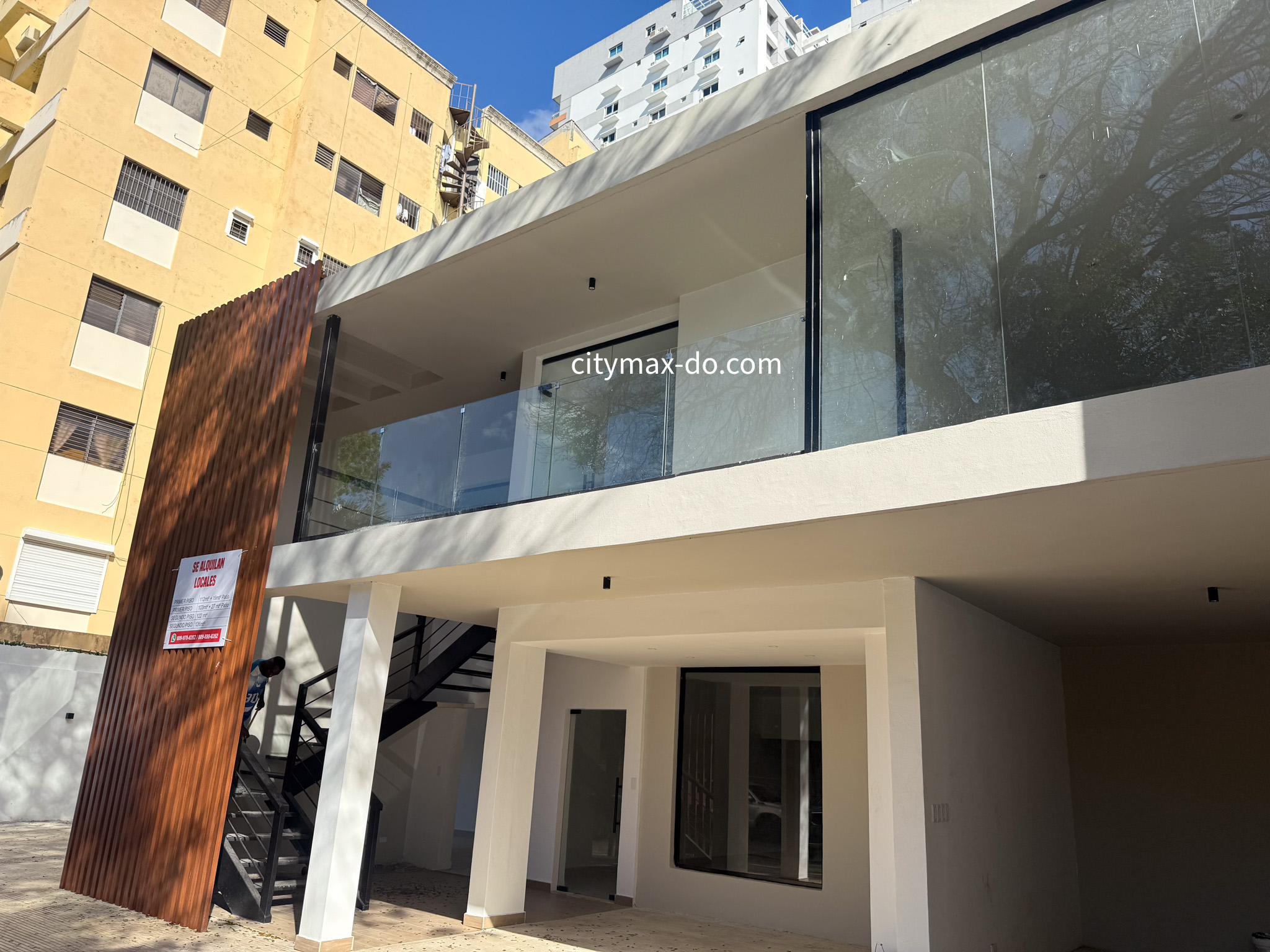 oficinas y locales comerciales - Disponible Local Comercial  en Alquiler BellaVista 3