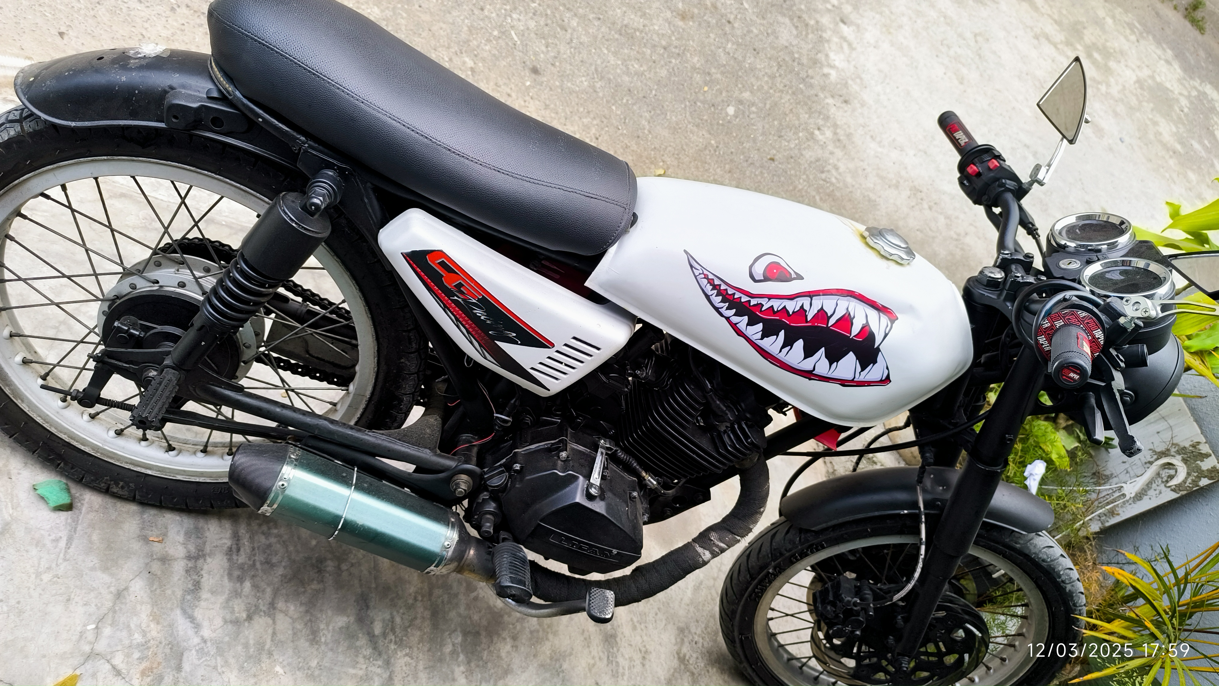 motores y pasolas - Vendo moto café marca Lifan CG200  5